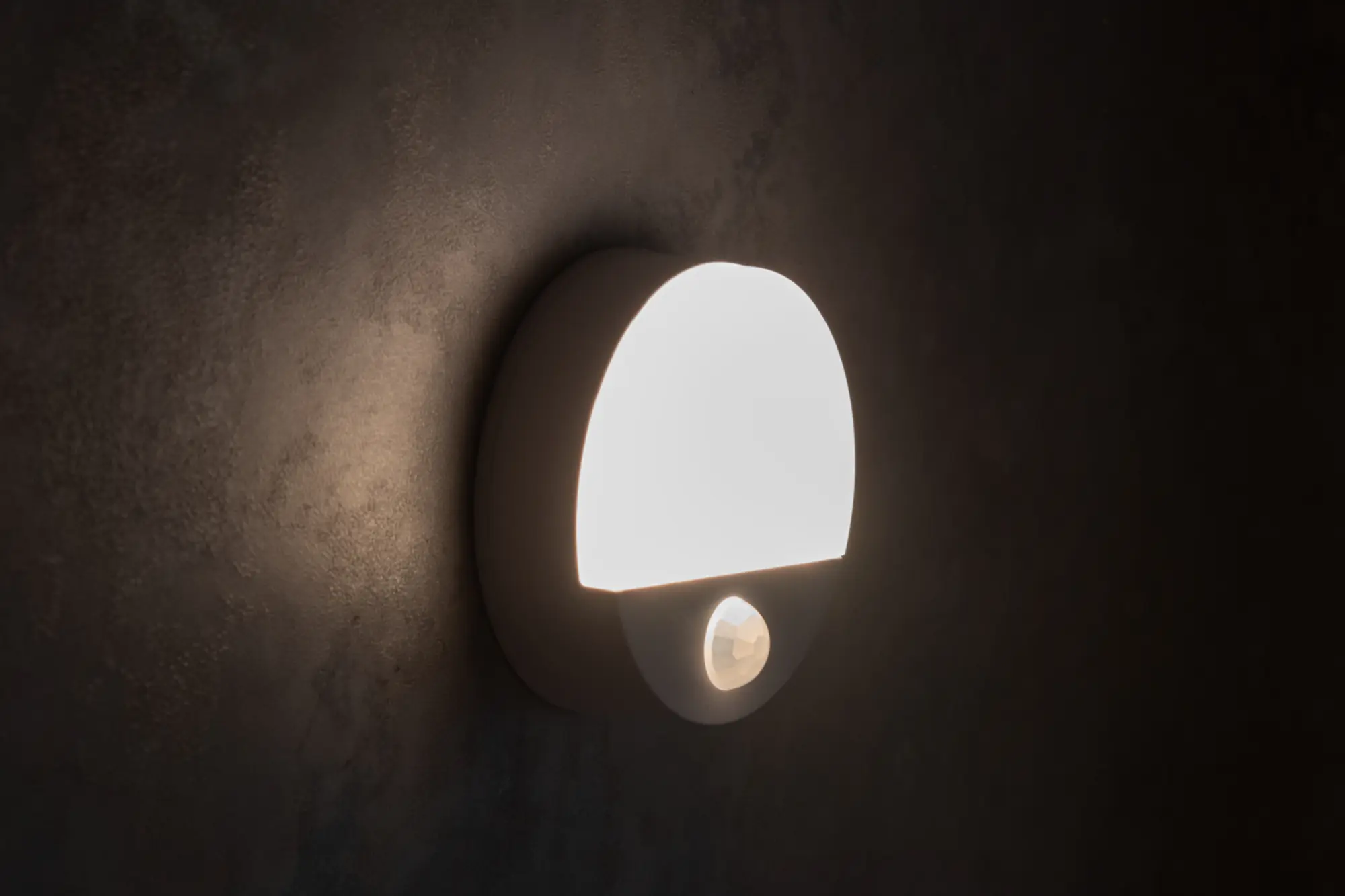 Unitec LED-Nachtlicht mit Bewegungsmelder + Dämmerungssschalter batteriebetrieben weiß Unitec LED-Nachtlicht mit Bewegungsmelder + Dämmerungssschalter batteriebetrieben weiß