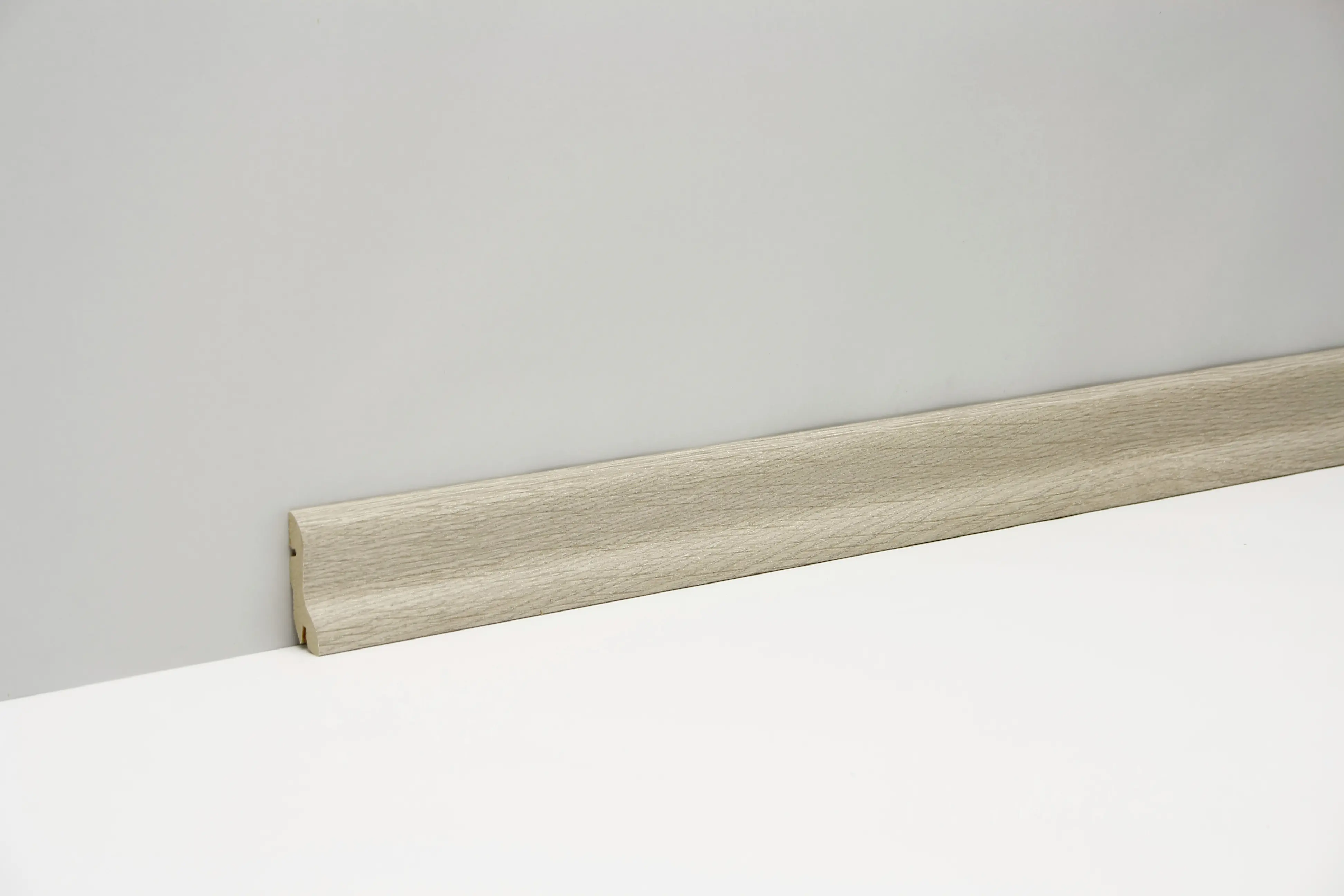 Classen Clip-Fußleiste 240 cm 40 x 20 mm Silberesche