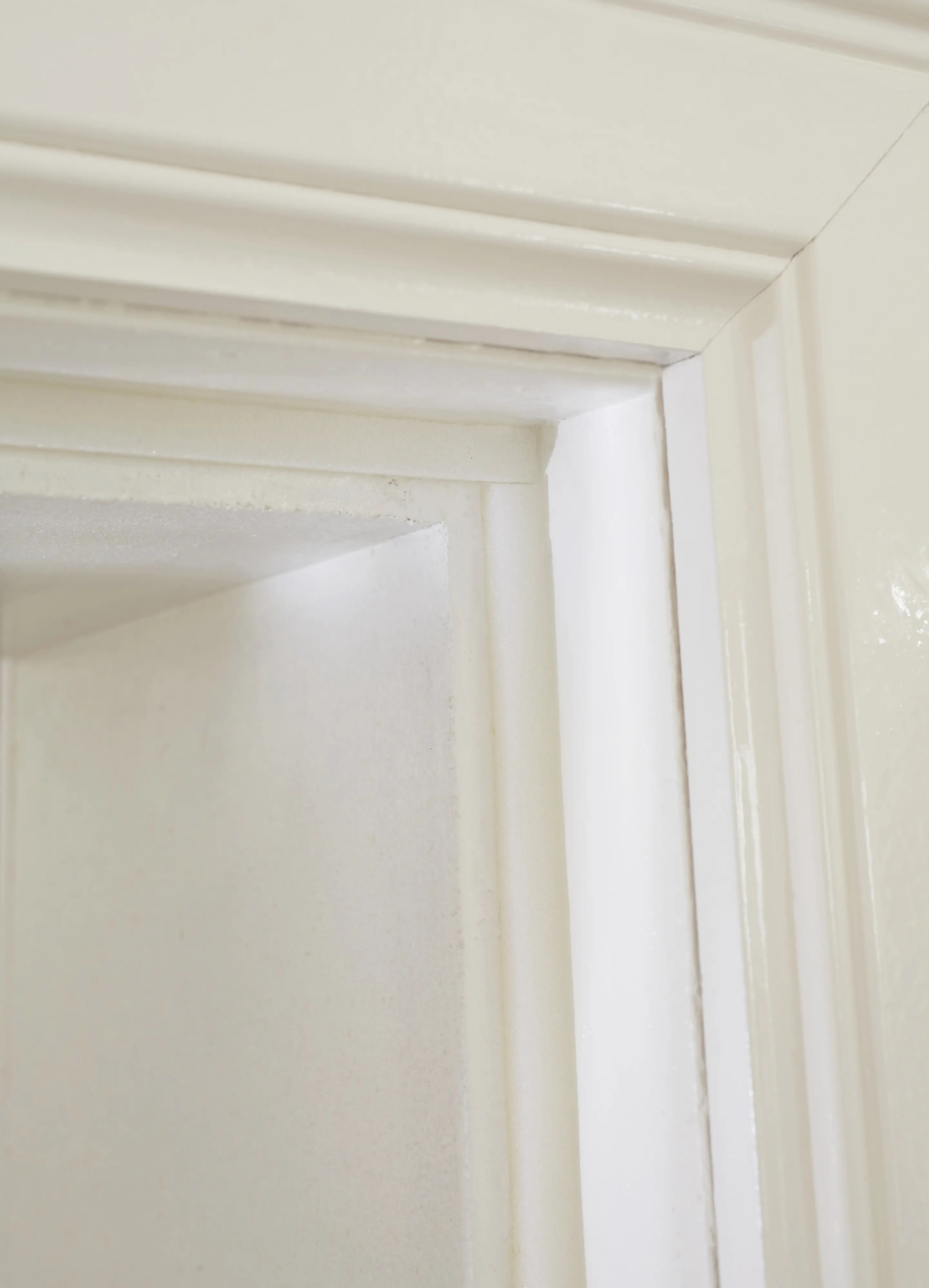 tesa Insulation Schaumstoff-Dichtung Universal 10 m, weiß