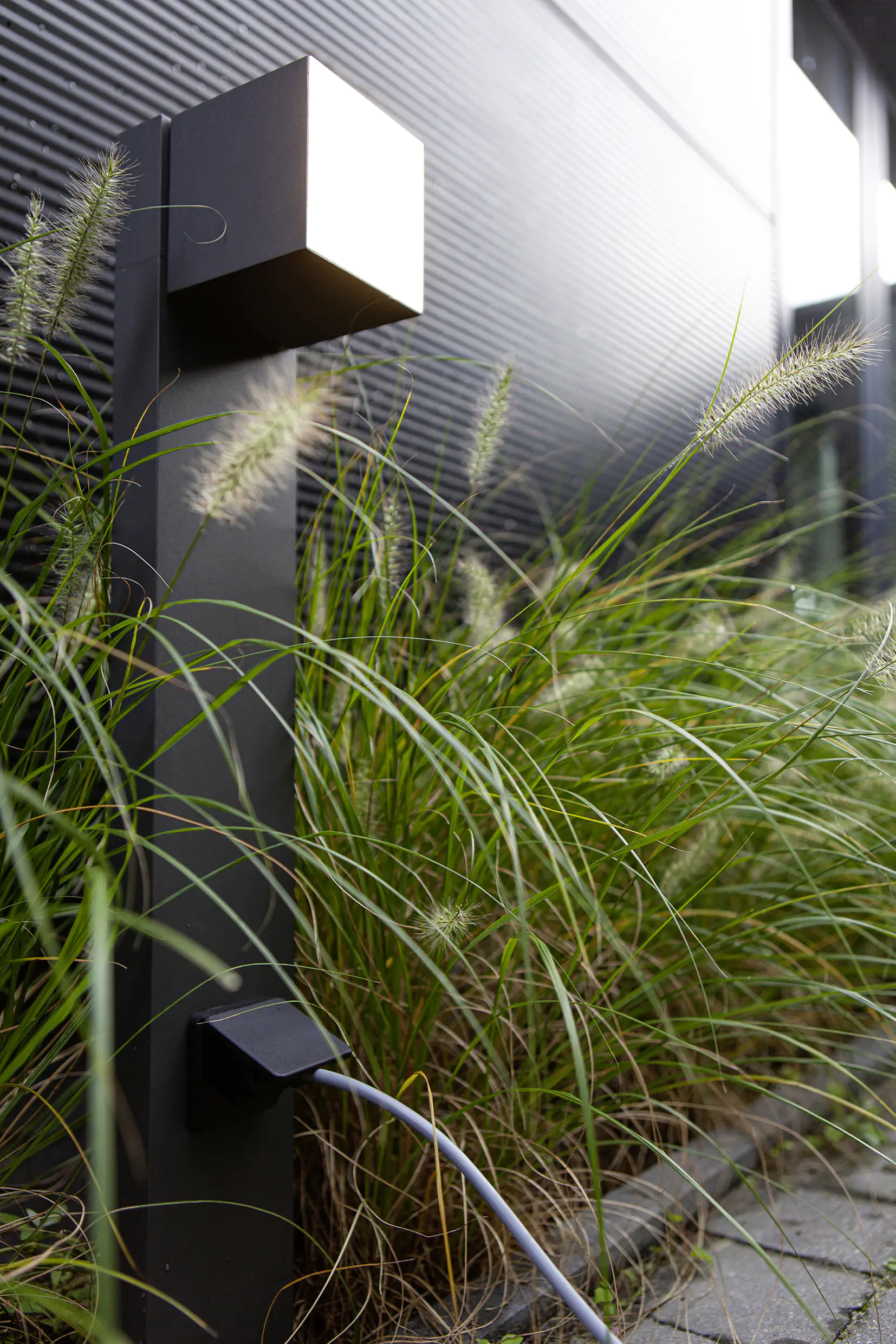 Lutec LED Wegeleuchte Cuba Steckdose anthrazit IP54