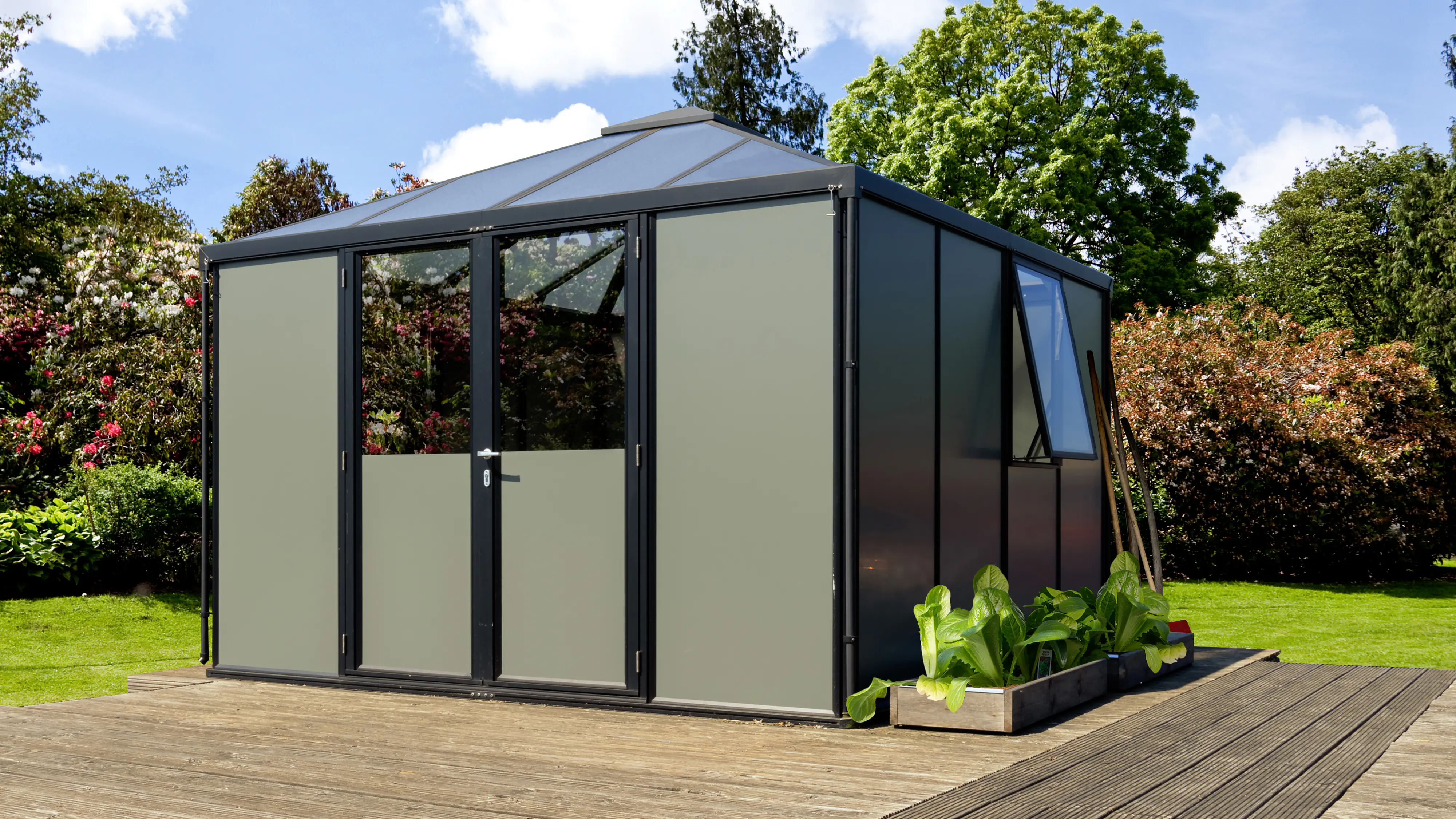 Vitavia Metallgerätehaus Universum schwarz mit Bodenplatte 317 x 321 cm