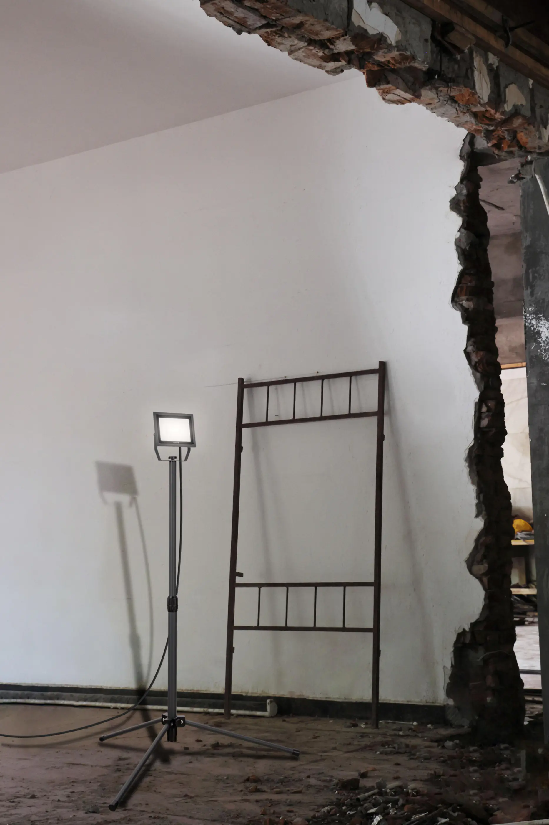 UniTec LED Baustrahler mit Stativ 35 W 4250 lm