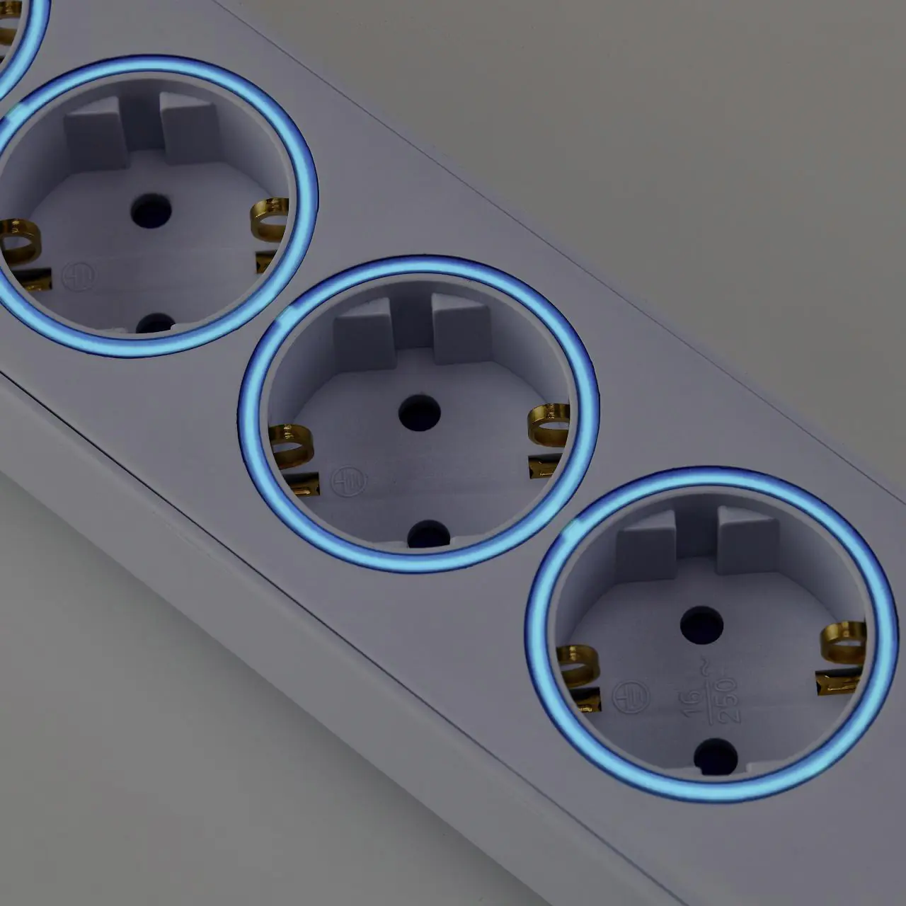 Blaupunkt Steckdosenleiste 4-fach 2m 2 x USB Anschlüssen, Touch-Schalter