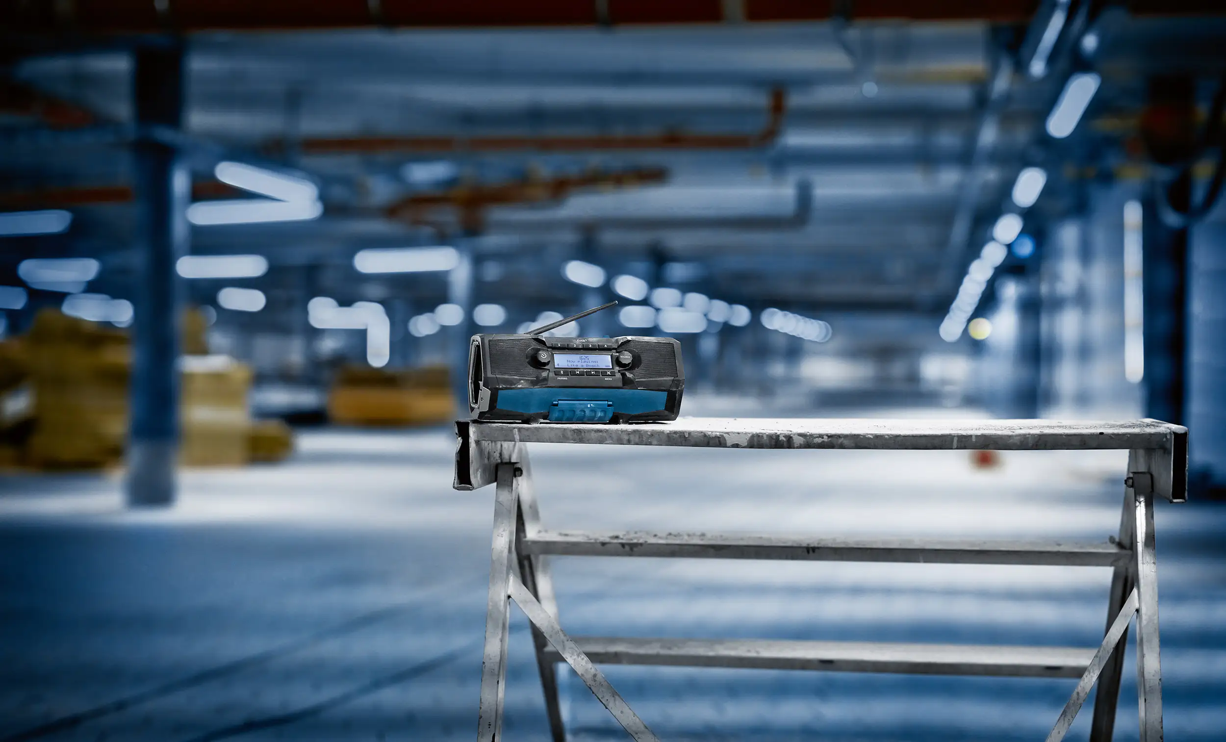 Bosch Professional Akku-Radio GPB 18V-2 SC DAB+ Solo