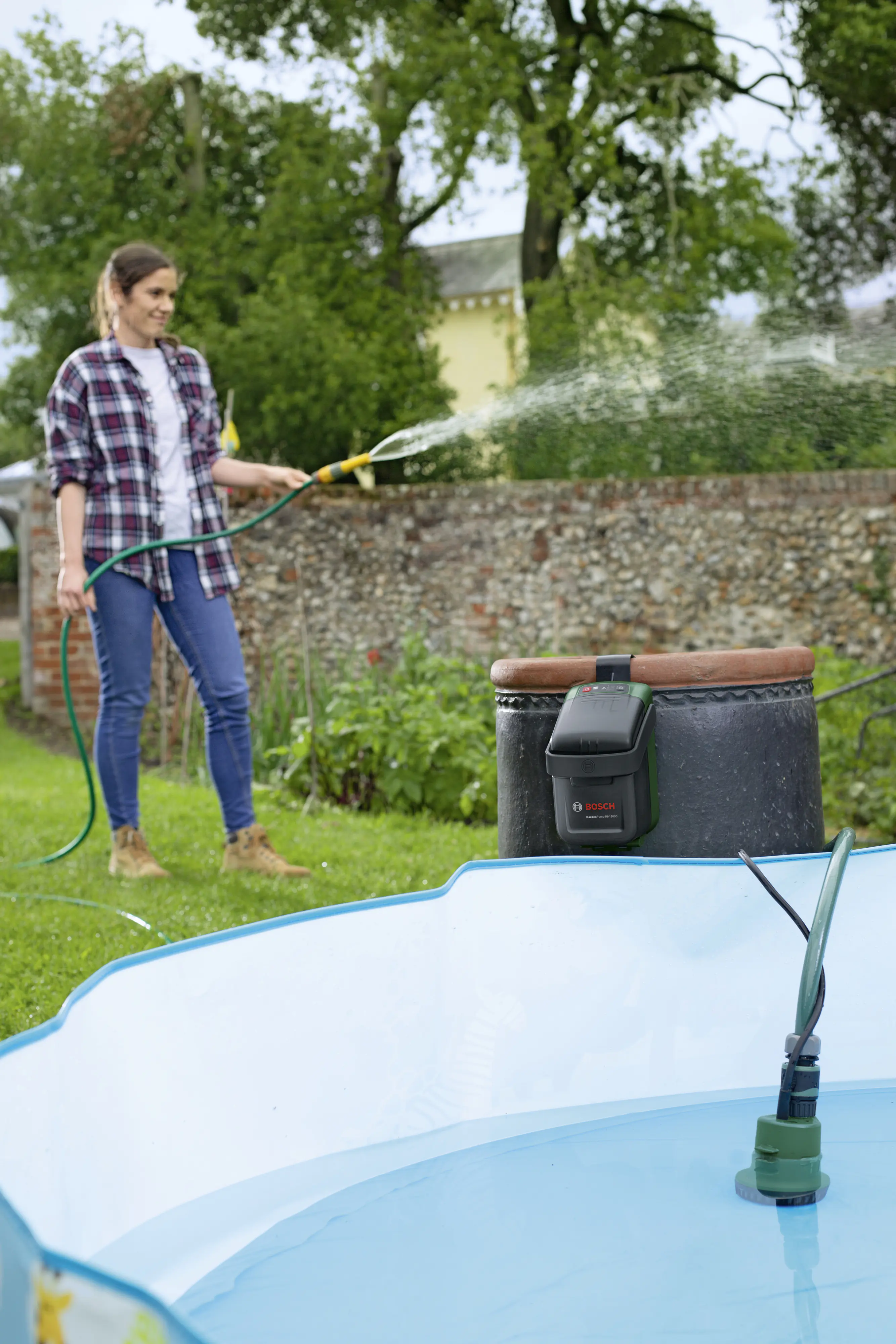 Bosch Akku-Regenfasspumpe GardenPump 18V-2000 Bosch Akku-Regenfasspumpe GardenPump 18V-2000