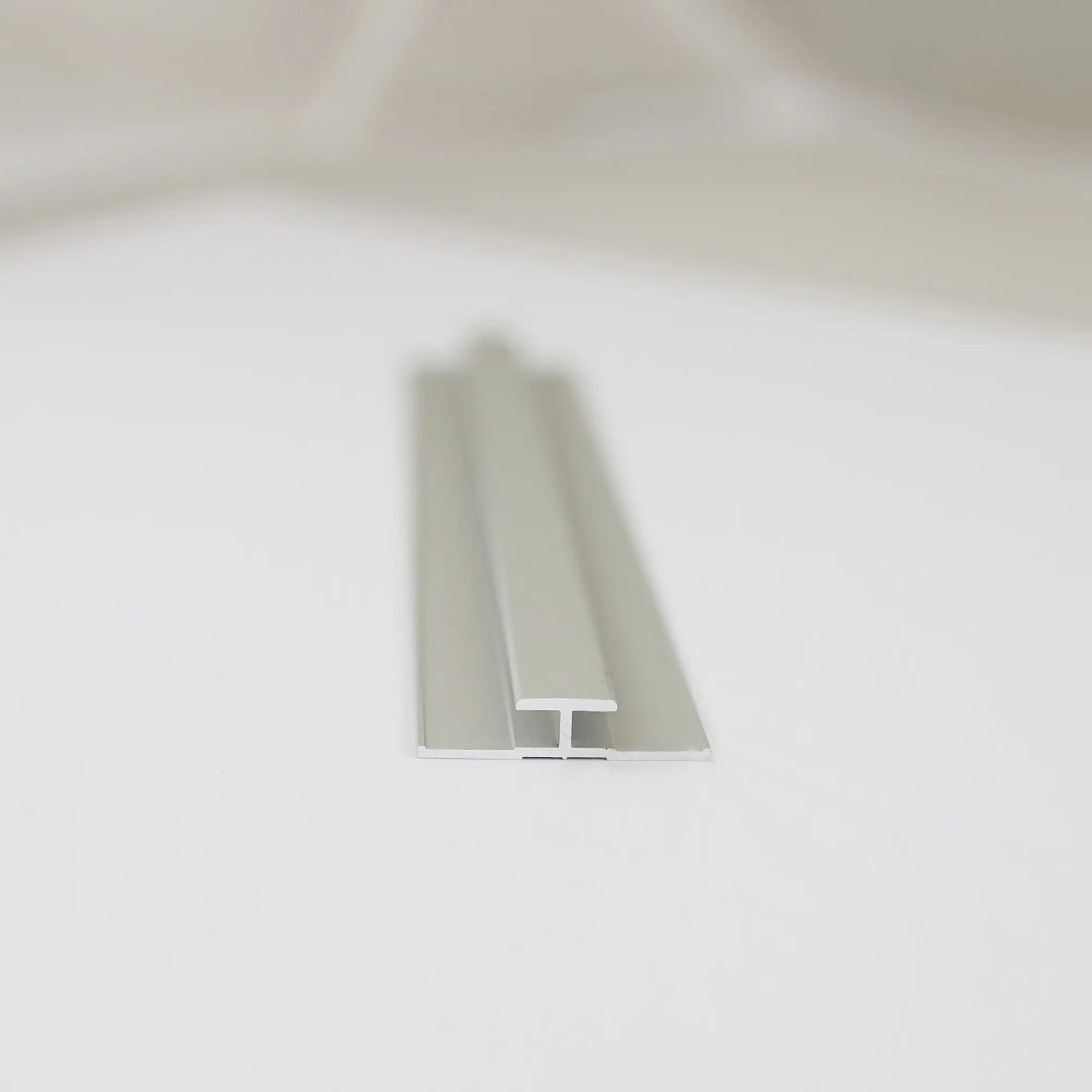 Breuer Verbindungsprofil 3,3x0,7x255 cm, alu Silber matt