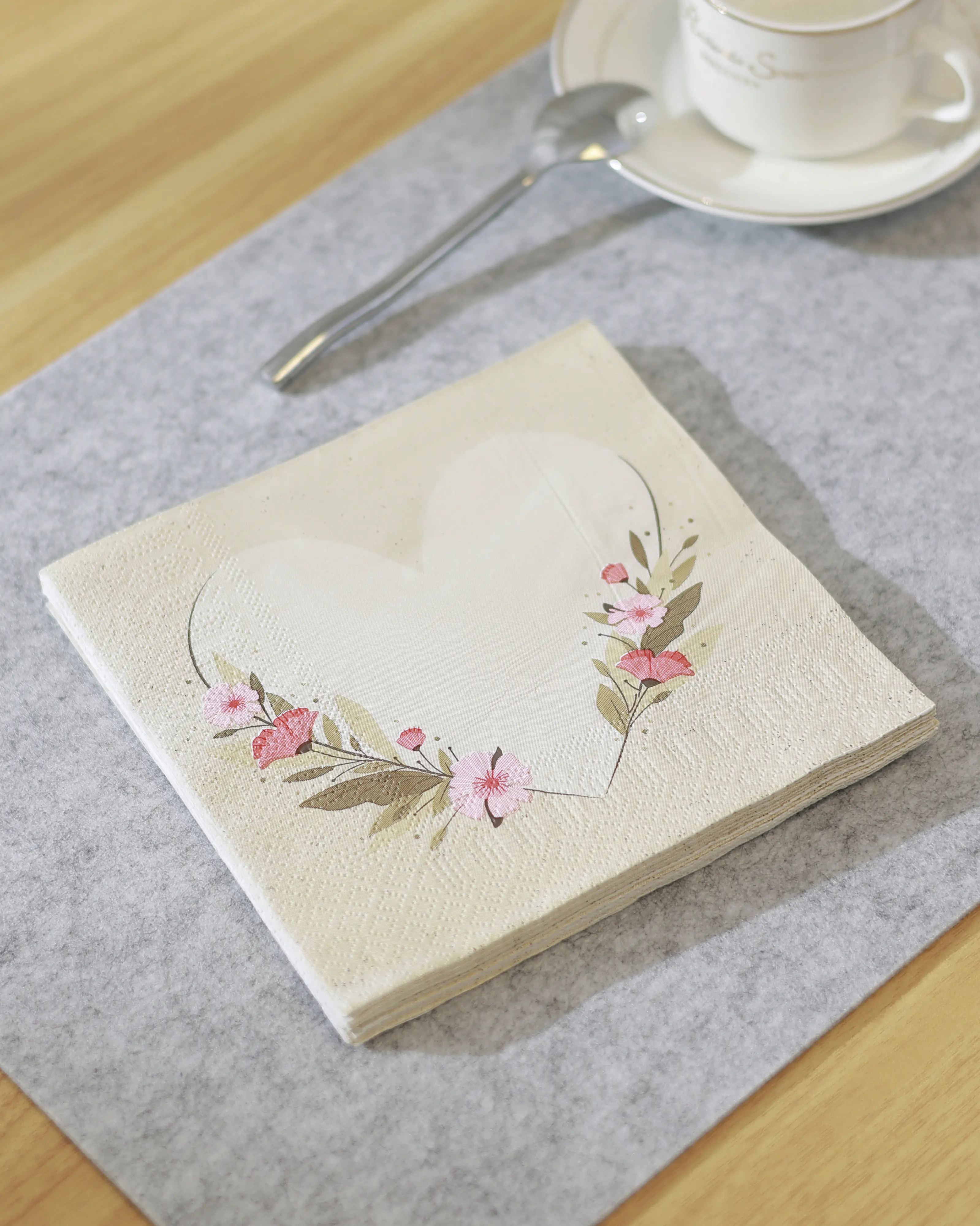 Eglo Servietten Motiv Herz Mahuli bunt 17 x 17 cm - 20er Pack