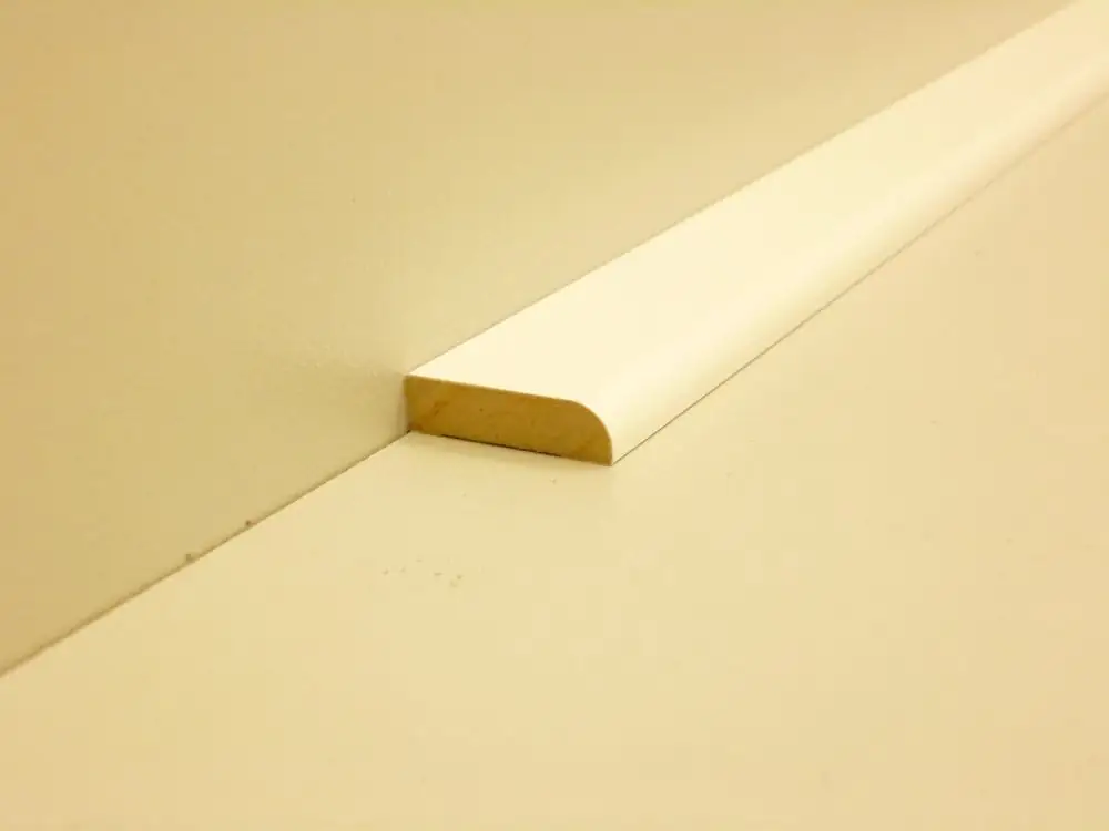 B.S. Bauprogramm Decksockelleiste 260 cm 25 x 5 mm Weiß hochglanz