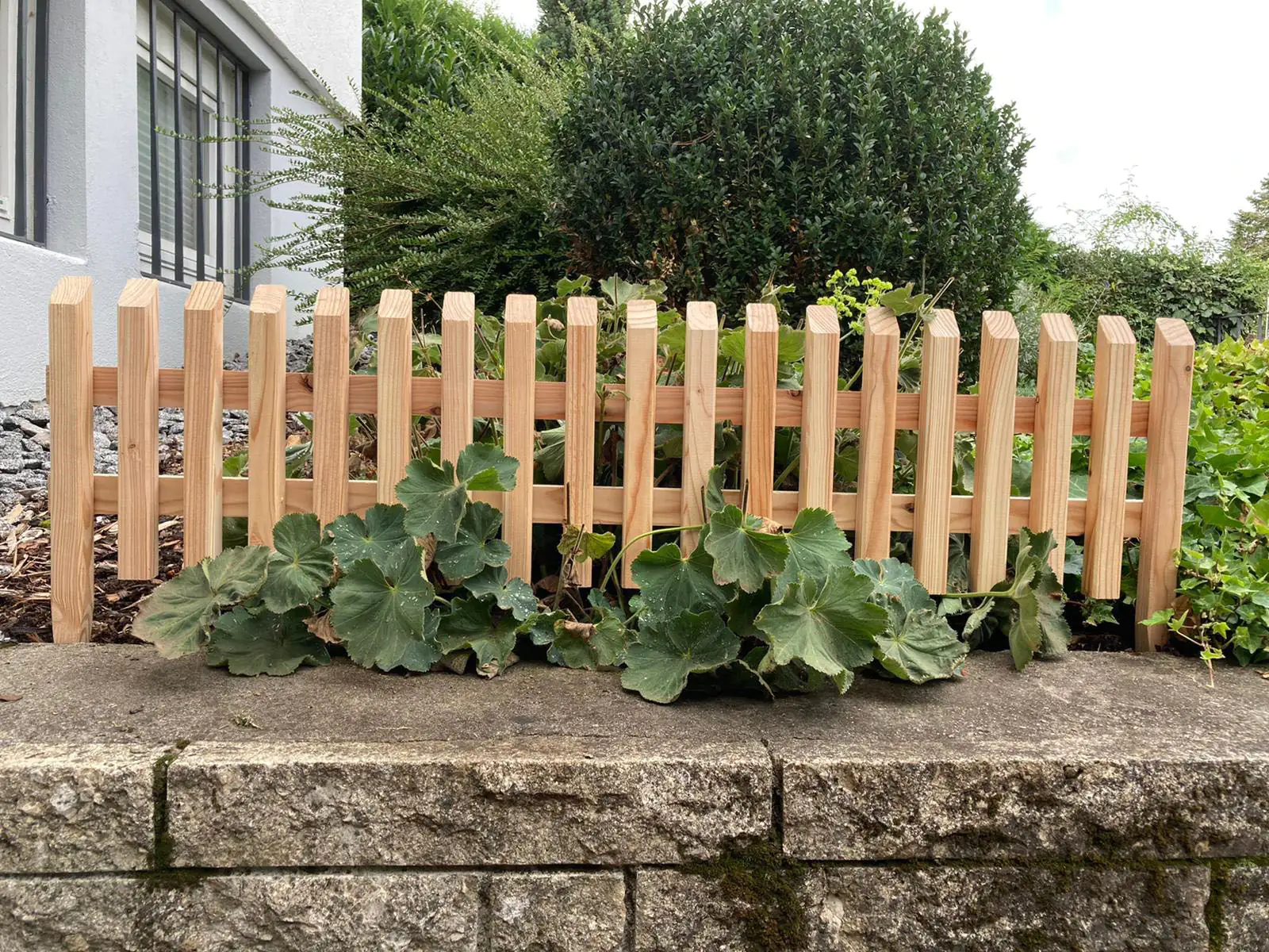 Hochwertiges Design Zaunfeld aus hochwertiger Lärche, 120 x 30 cm