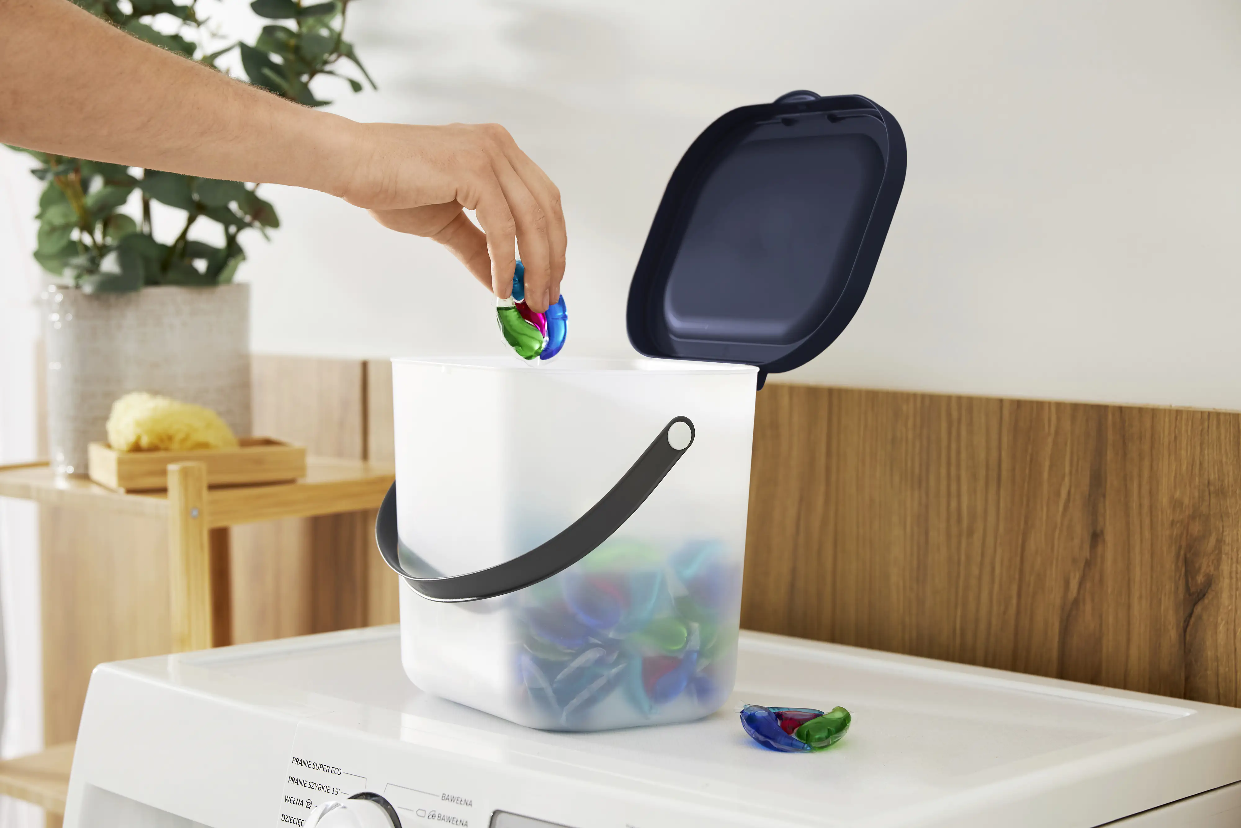 Rotho Waschmittelbehälter Albula 6 l midnight blau Rotho Waschmittelbehälter Albula 6 l midnight blau