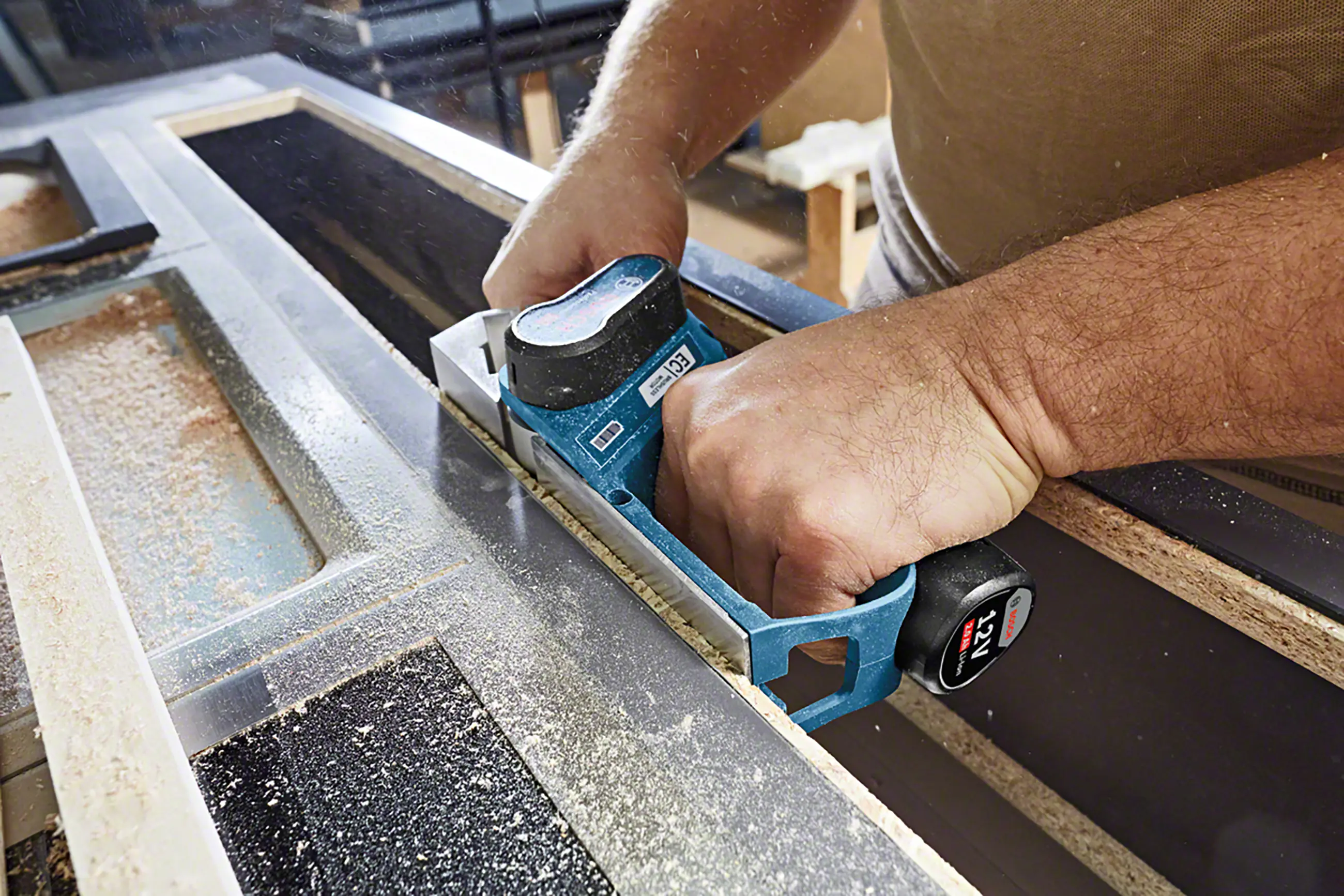 Bosch Professional Akku-Hobel GHO 12V-20 Solo