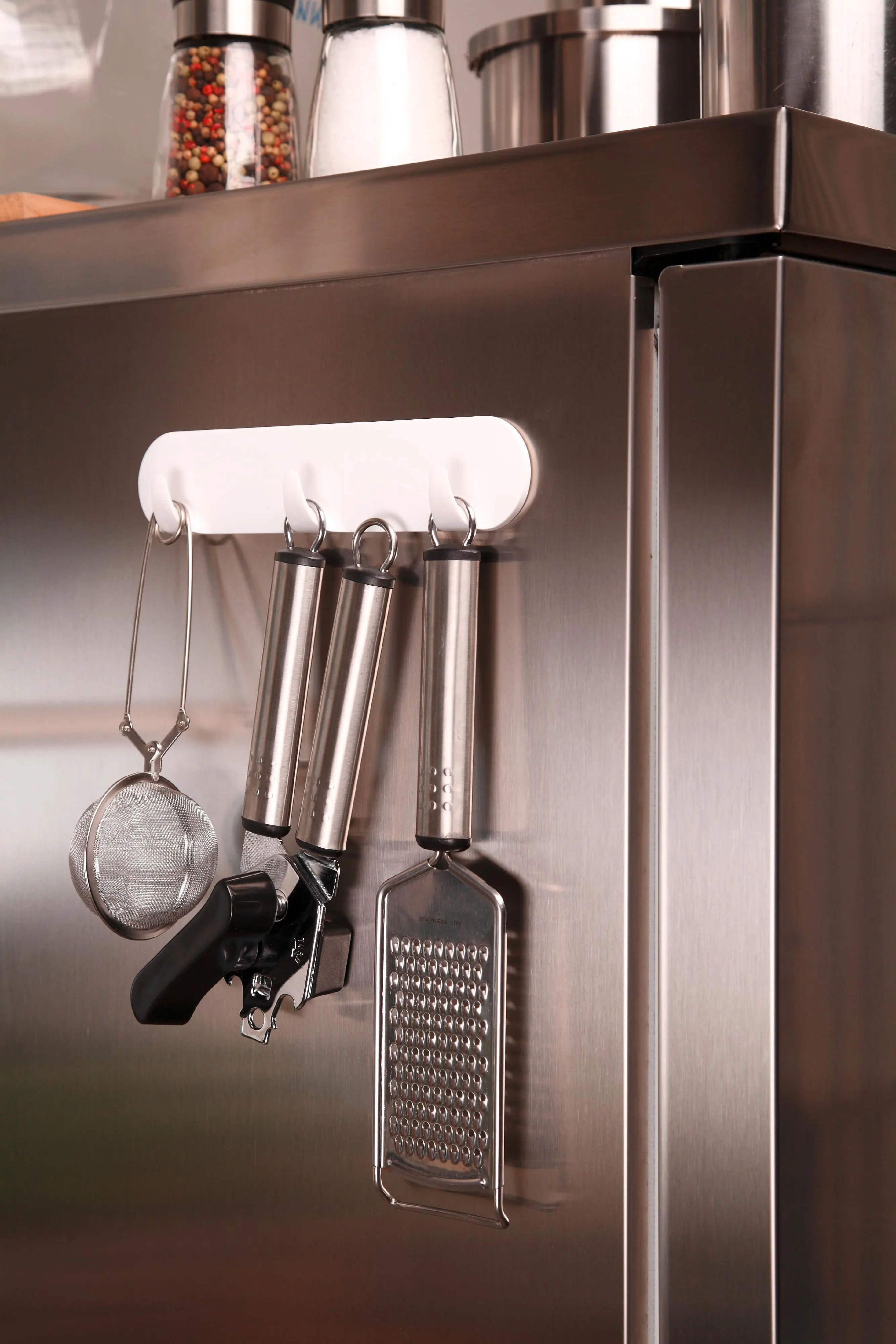 tesa Hakenleiste Powerstrip weiß