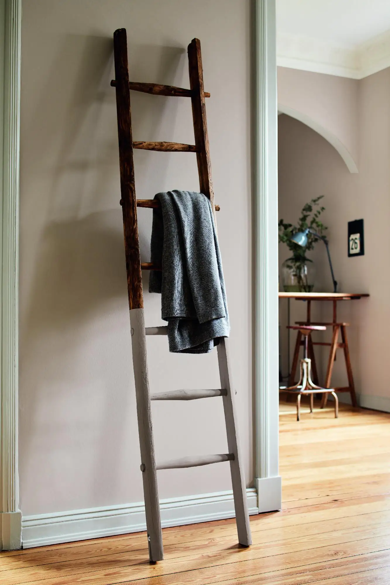 Alpina Feine Farben Sprühlack No. 03 Poesie der Stille  hellgrau edelmatt 400 ml