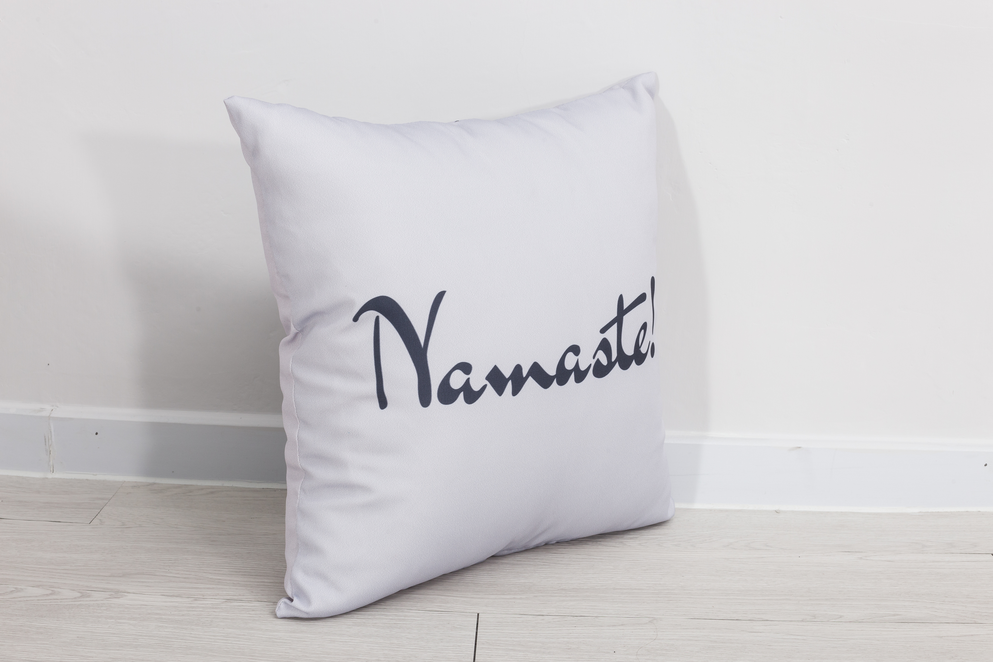 Primaster Wendekissen Namaste 45 x 45 cm, grau Primaster Wendekissen Namaste 45 x 45 cm, grau
