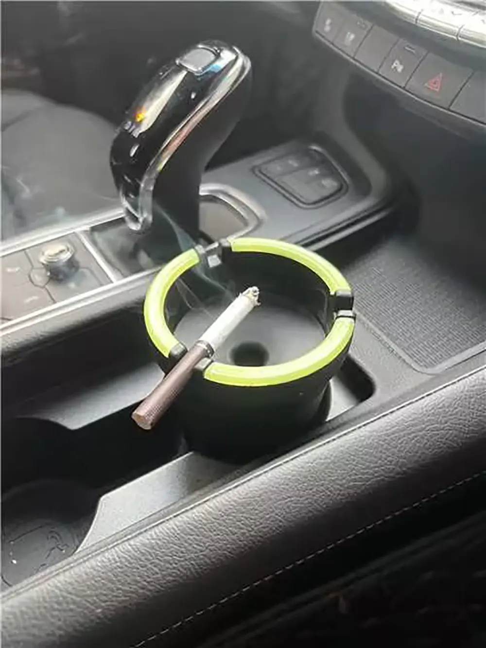 TrendLine Aschenbecher für PKW-Getränkehalter fluoreszierend TrendLine Aschenbecher für PKW-Getränkehalter fluoreszierend