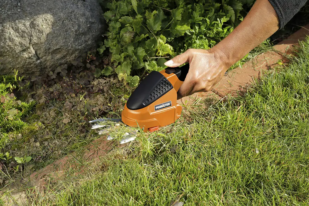 Primaster Akku-Gras- & Strauchschere PMGBS 7220 7,2 V 7,5 und 16 cm Schnittlänge inkl. Akku und Ladegerät Primaster Akku-Gras- & Strauchschere PMGBS 7220 7,2 V 7,5 und 16 cm Schnittlänge inkl. Akku und Ladegerät