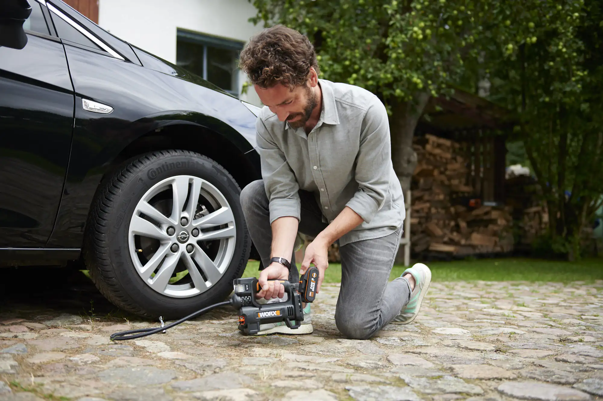 Worx Akku-Kompressor WX092 20 V inkl. Akku 2 Ah & Ladegerät Worx Akku-Kompressor WX092 20 V inkl. Akku 2 Ah & Ladegerät