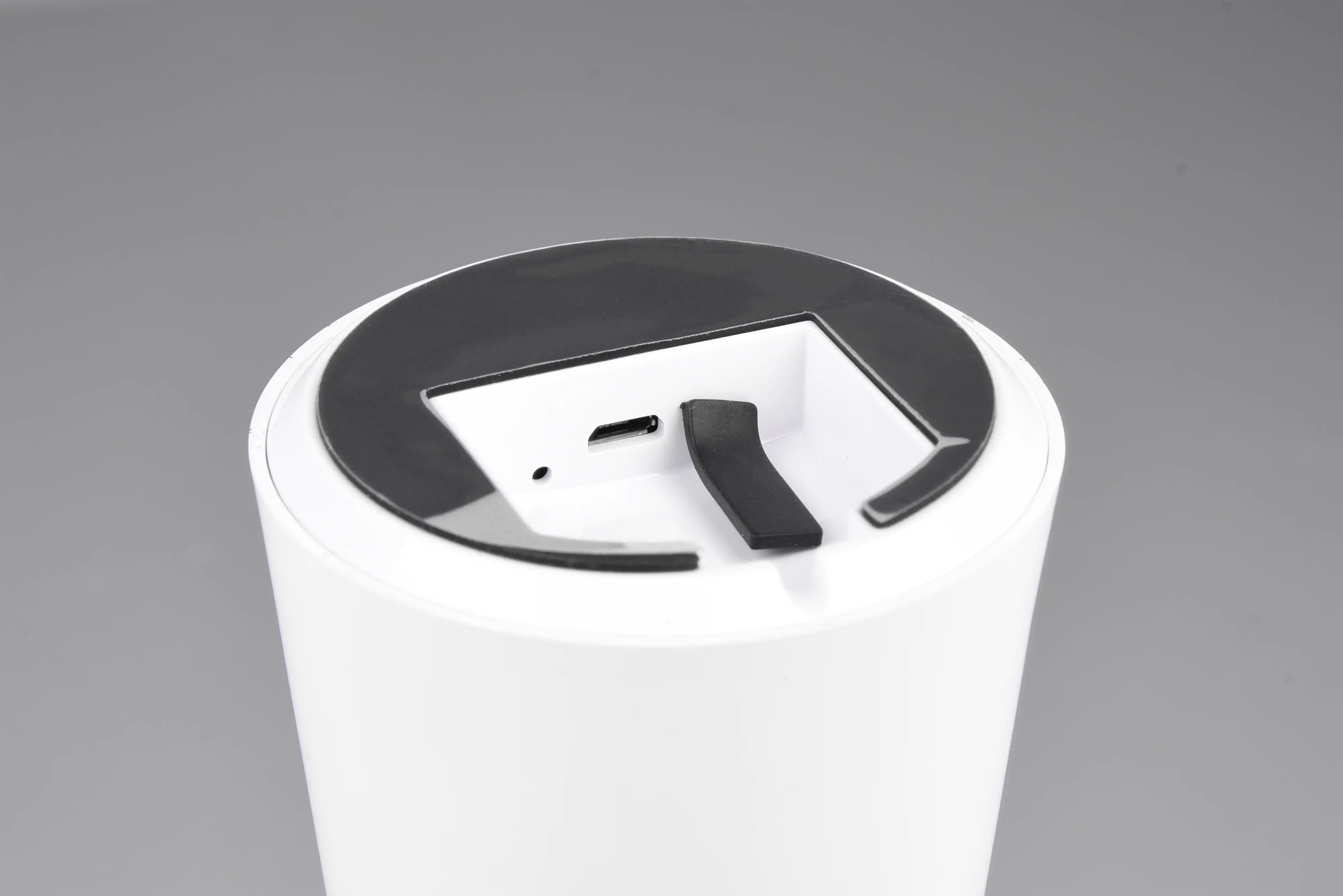 Reality Leuchten LED Akku-Tischleuchte Lennon weiß Reality Leuchten LED Akku-Tischleuchte Lennon weiß