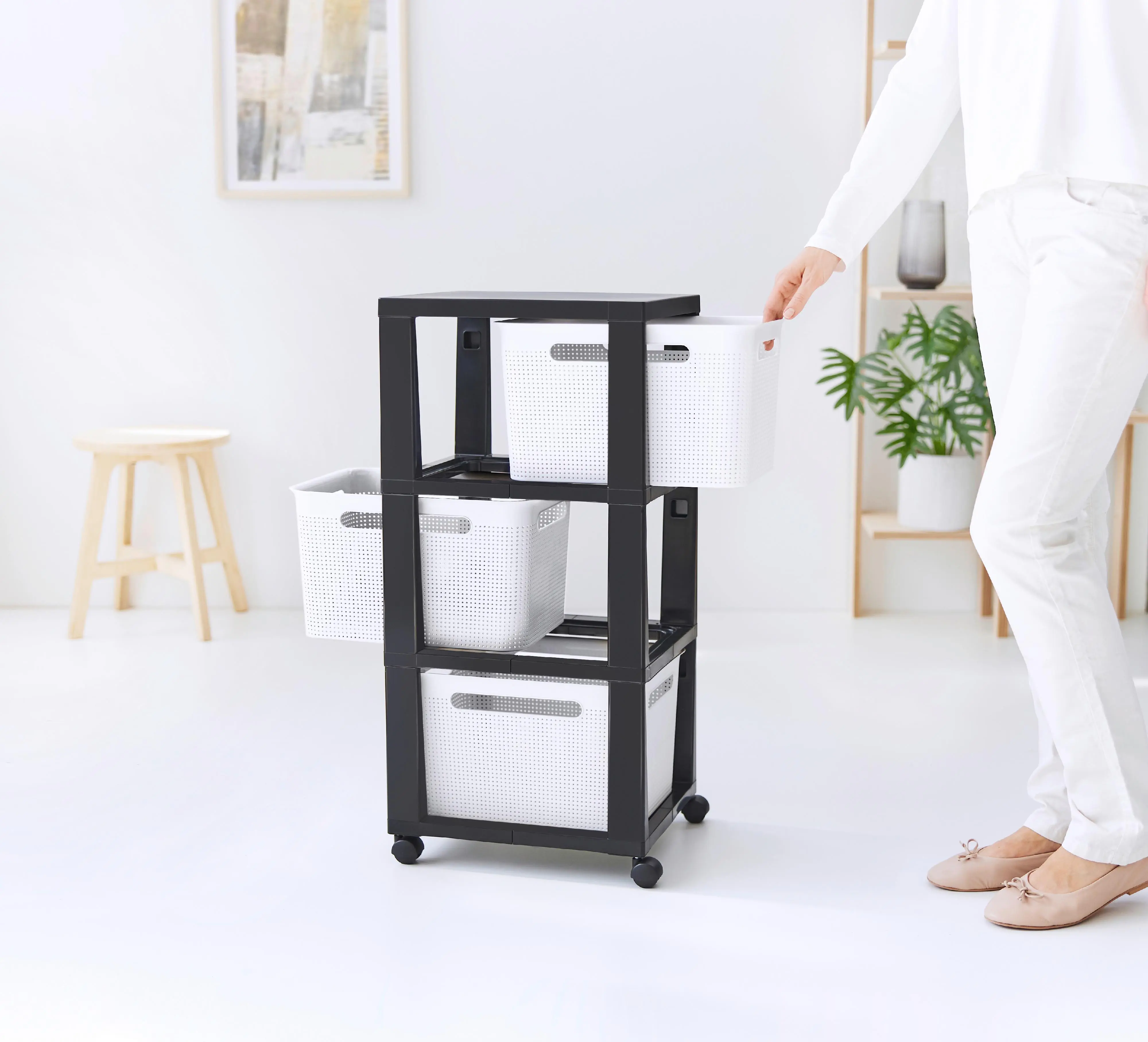 Rotho Schubladenbox Tower 3 x 16 L Brisen mit Rollen weiß