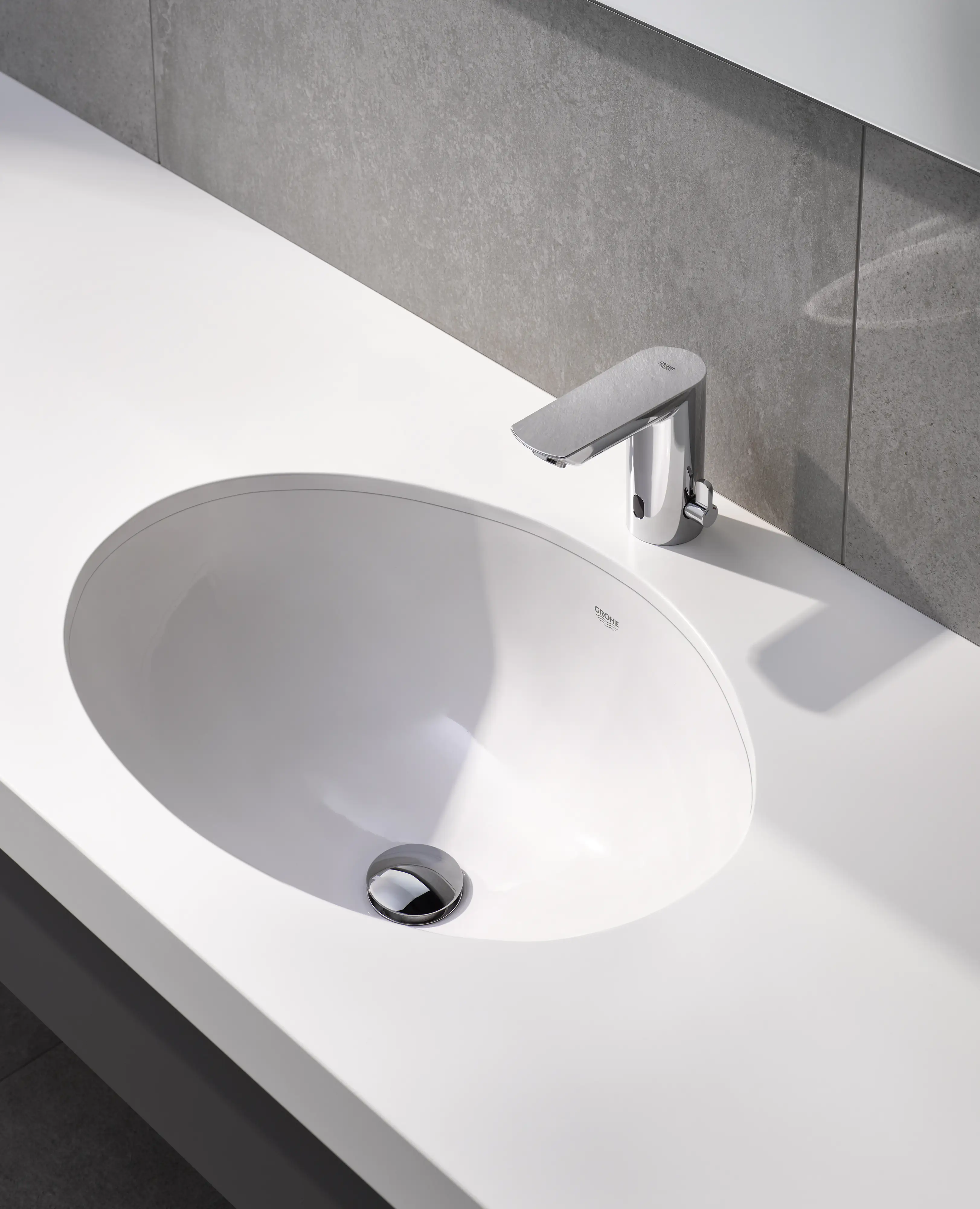 4005176473678_2538358 Grohe Waschtischarmatur Bau Cosmopolitan E mit berührungsloser Betätigung
