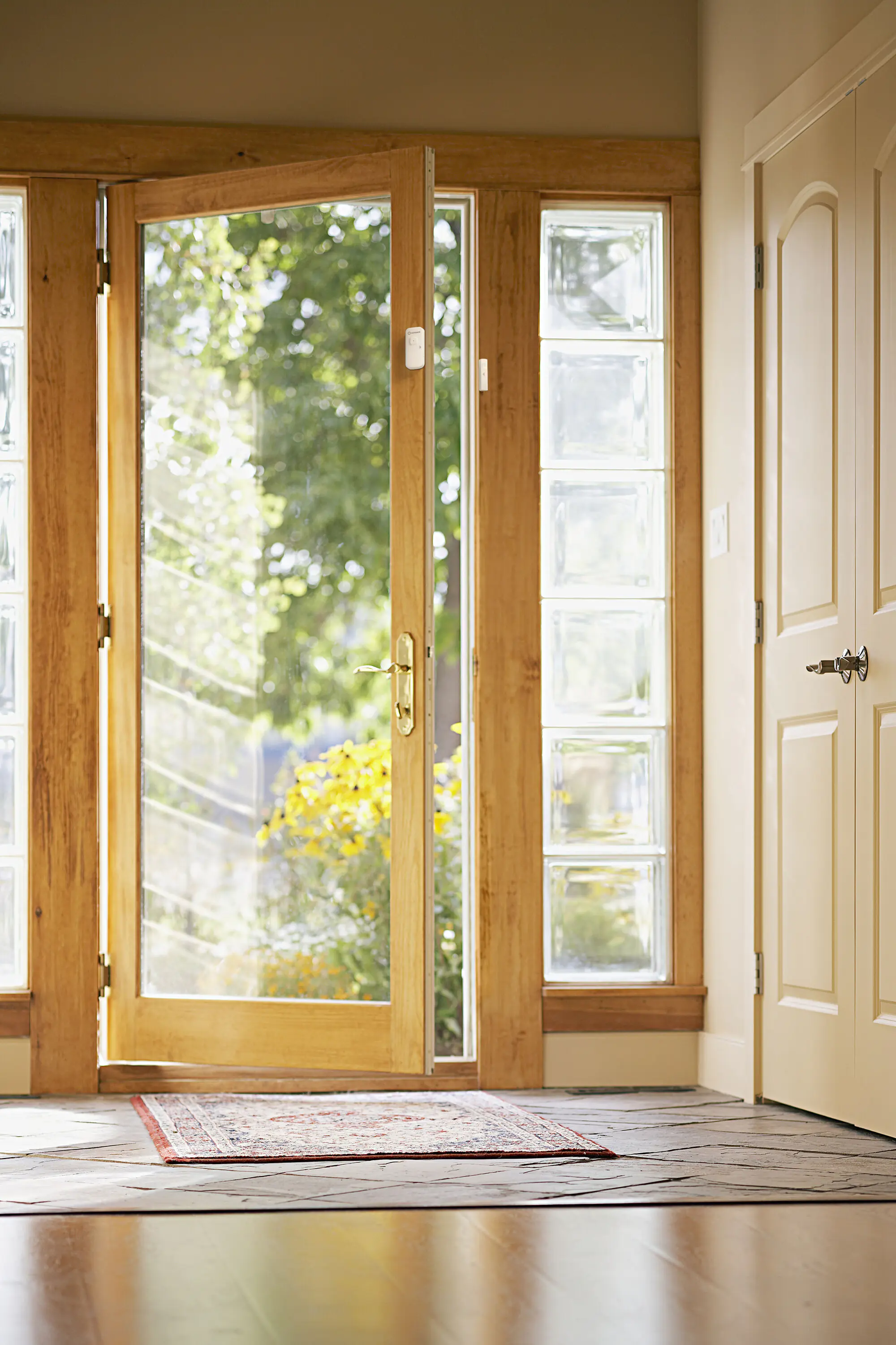 Ledvance Smart+ WiFi Kontakt-Sensor für Türen und Fenster Ledvance Smart+ WiFi Kontakt-Sensor für Türen und Fenster