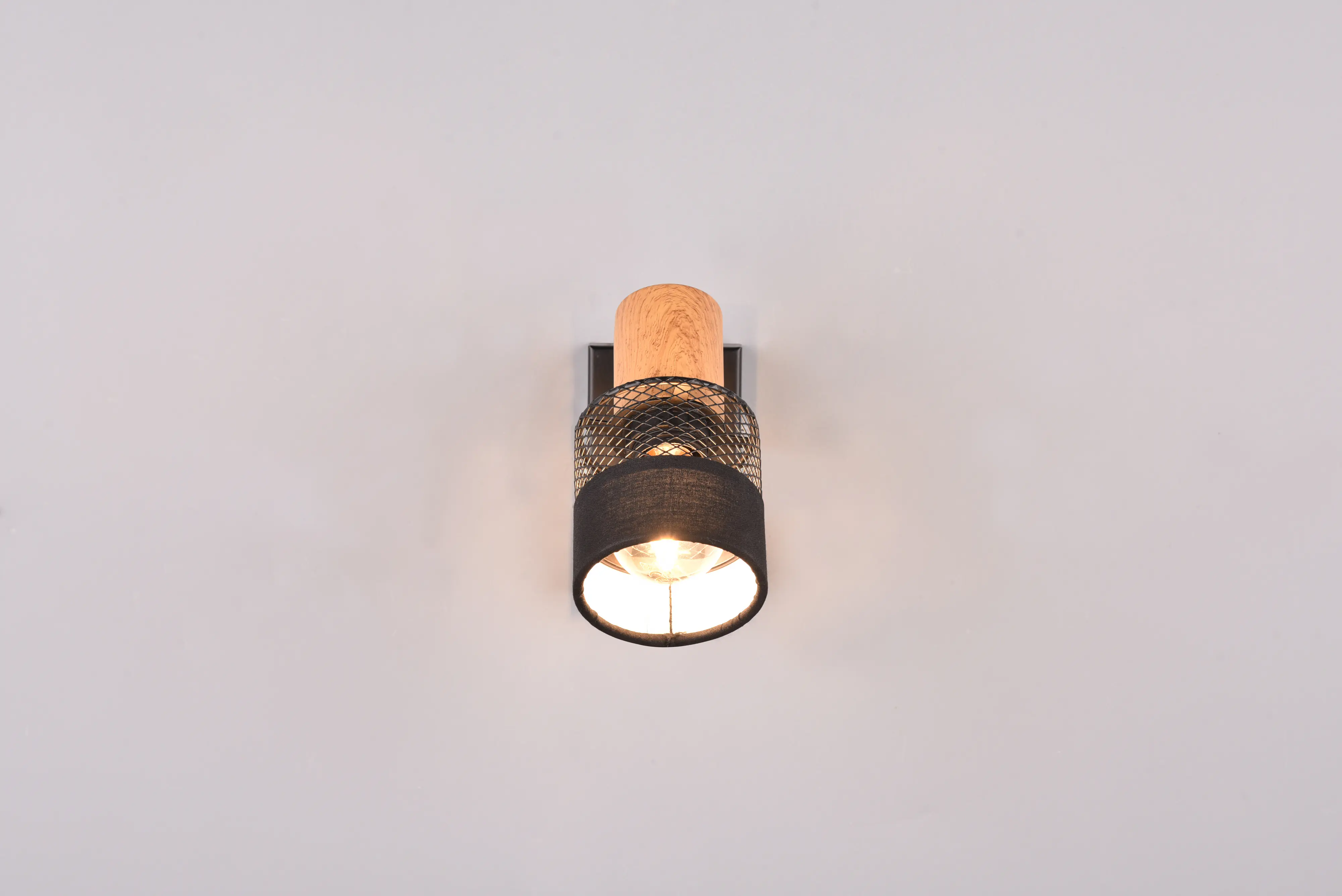 Trio Spot Nandini E14 schwarz, Metall, Holz Trio Spot Nandini E14 schwarz, Metall, Holz