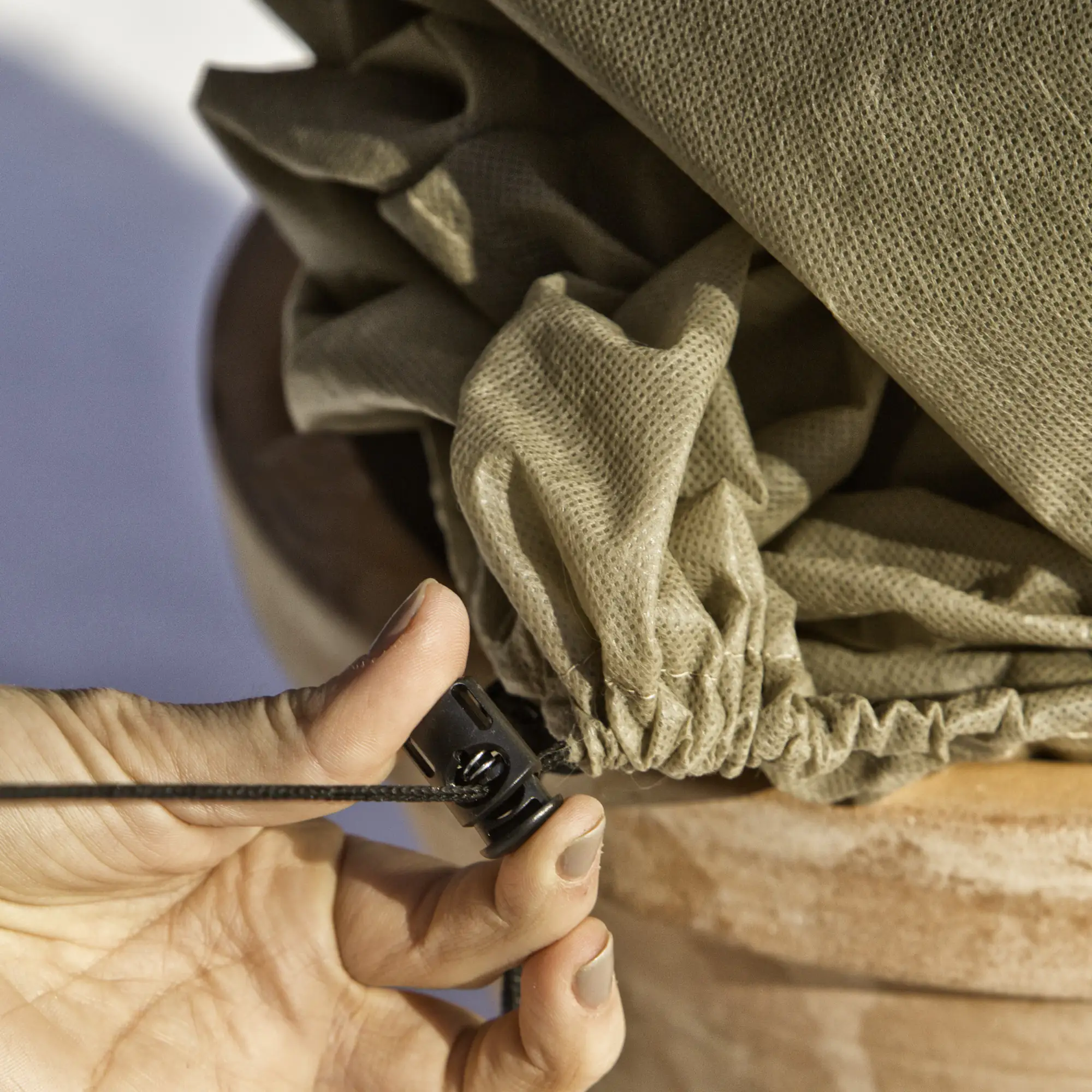 Windhager Deko-Haube Protect XL 1,1 x 1,1 m, beige mit Hirschmotiv