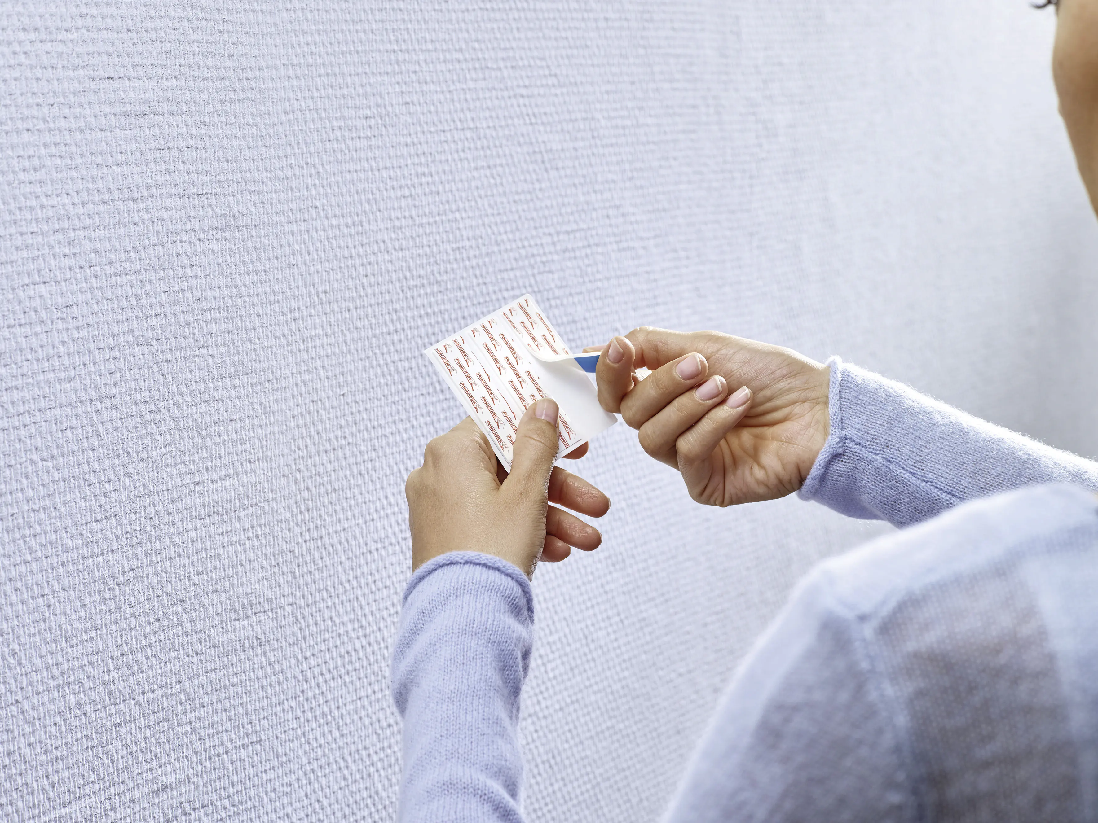 tesa Klebenagel Traglast 1 kg, 4 Stück tesa Klebenagel Traglast 1 kg, 4 Stück