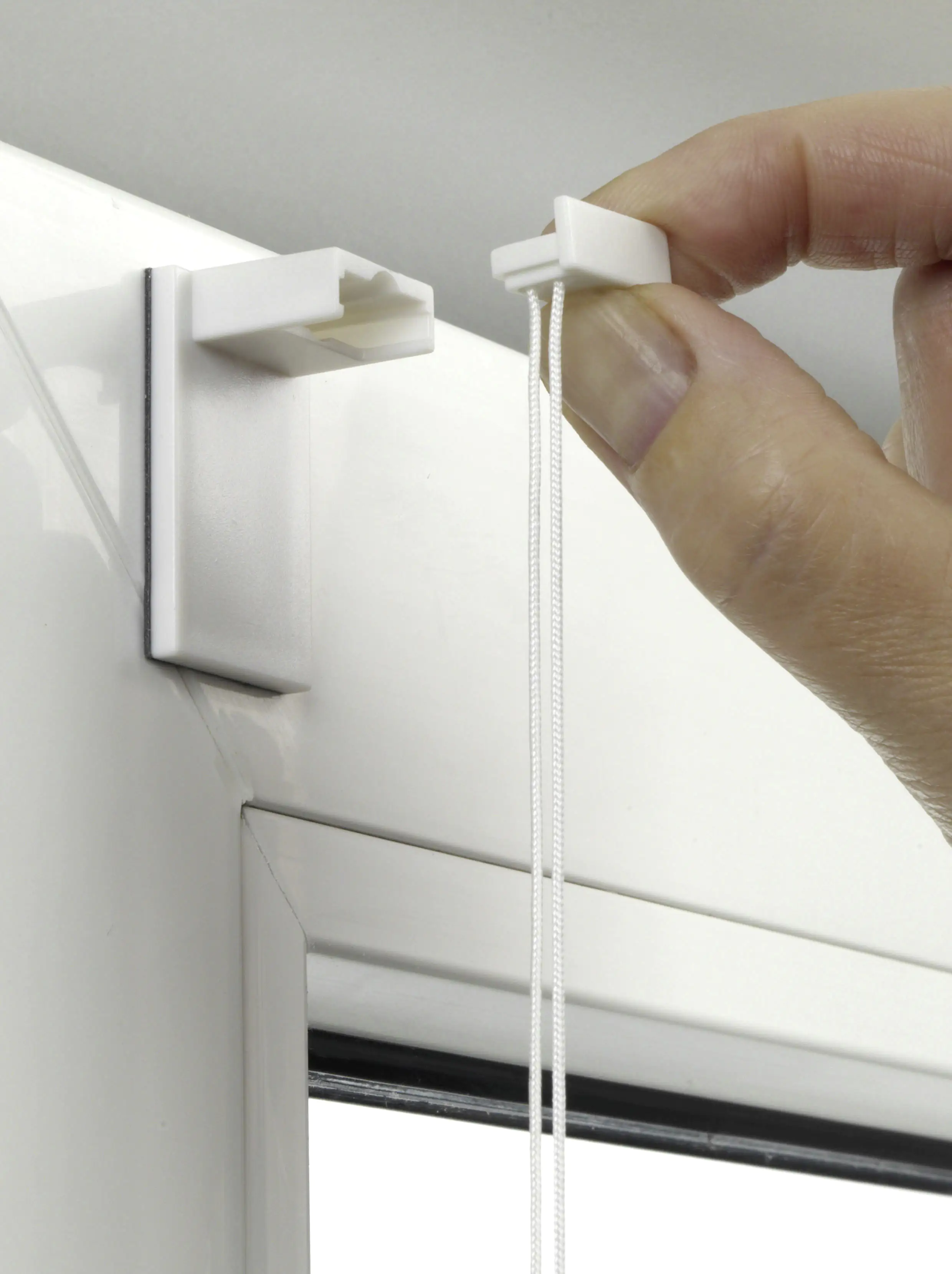 4003018292913_1393403 Gardinia Klebeträger weiß