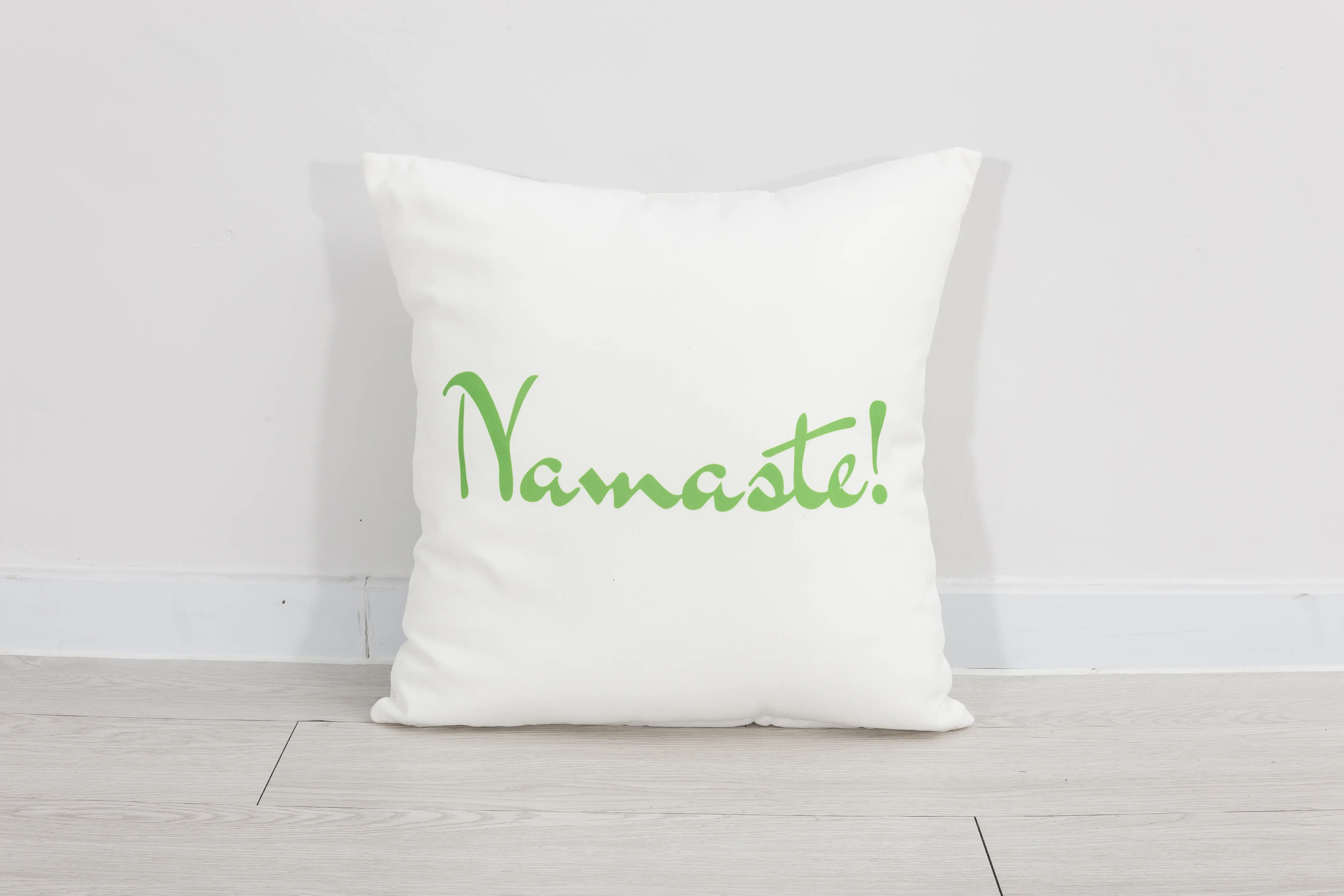 4333692070133_3 Primaster Wendekissen Namaste 45 x 45 cm, weiß-grün