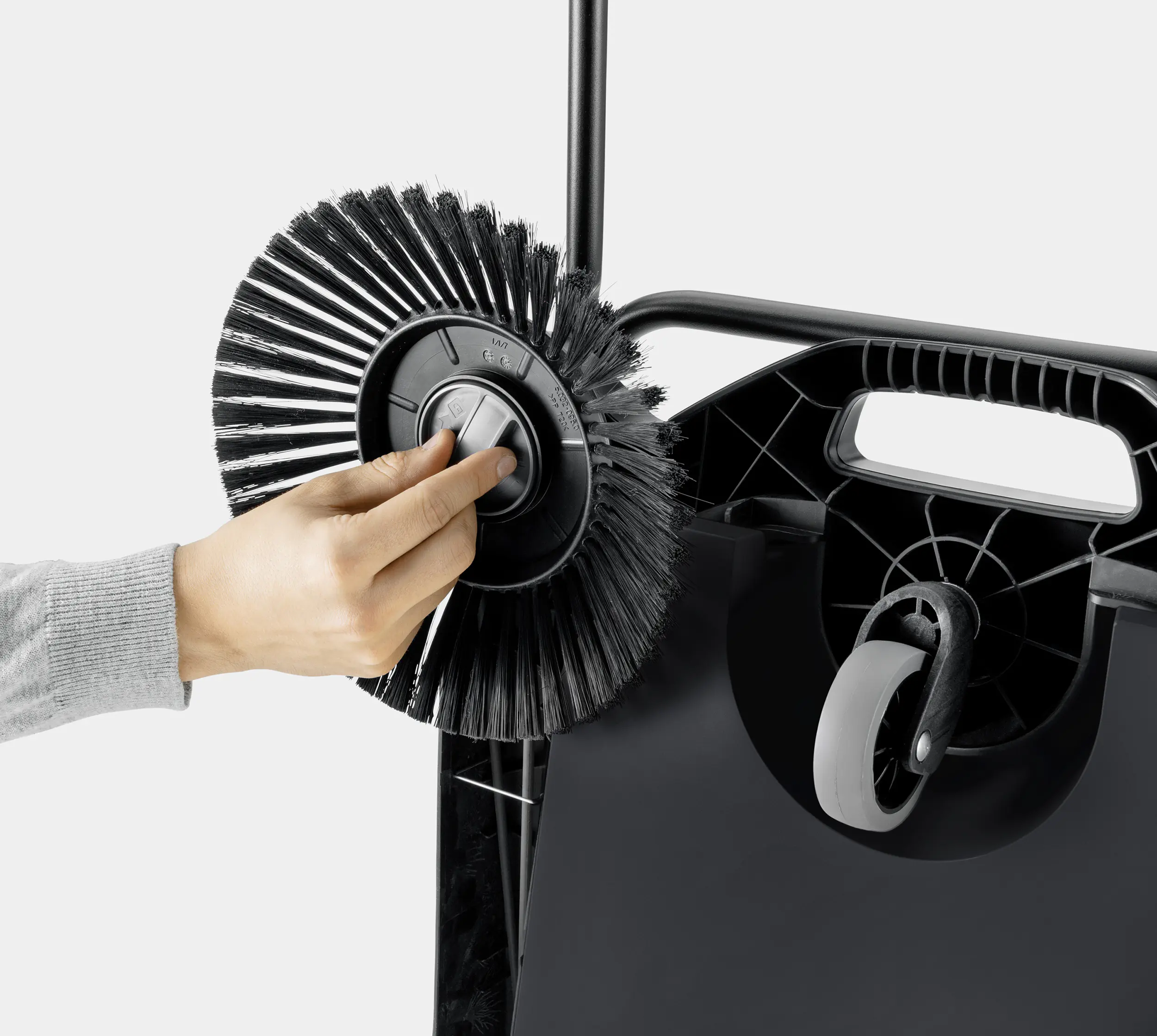 Kärcher Kehrmaschine S 4 Twin Go!Further inkl. Greifzange 68 cm Arbeitsbreite