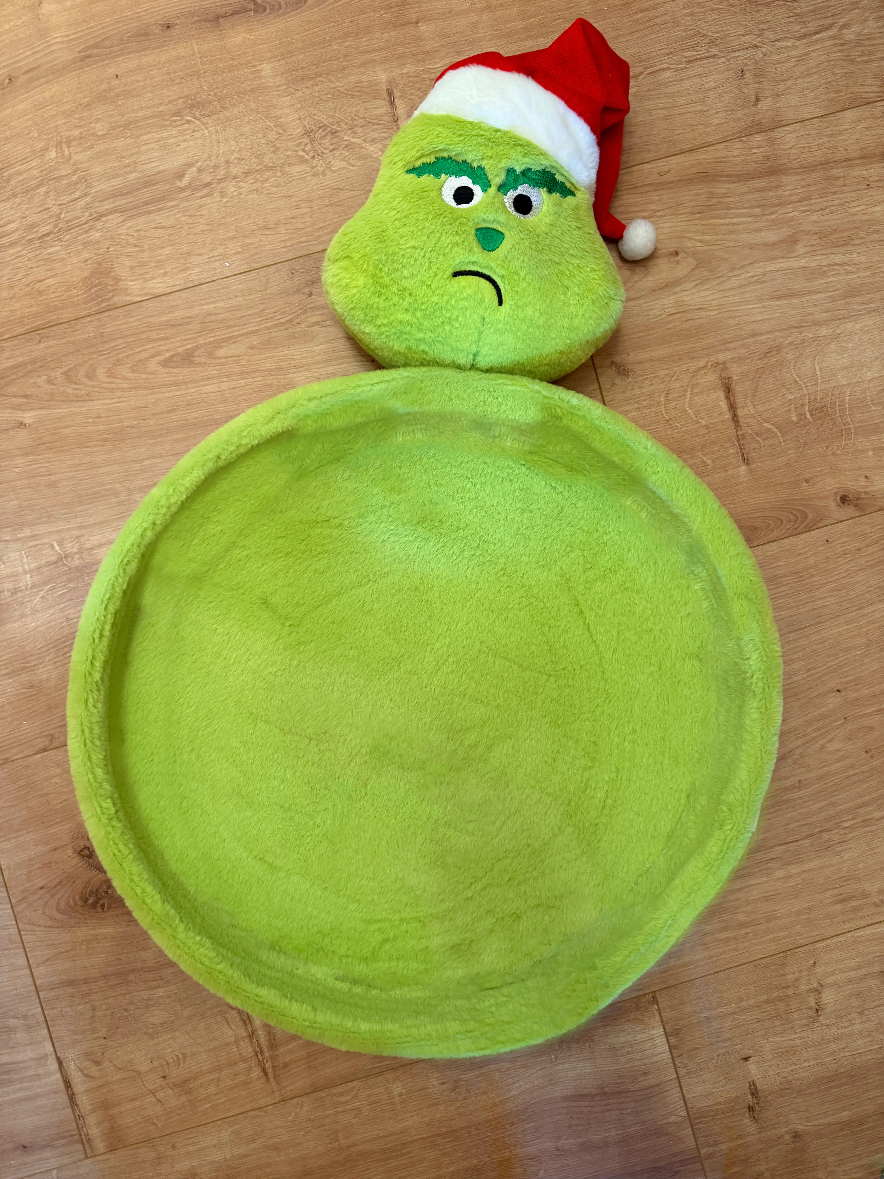 Aumüller Katzenspielzeug Weihnachtsmuffel Kratzpappe 58 cm grün Aumüller Katzenspielzeug Weihnachtsmuffel Kratzpappe 58 cm grün