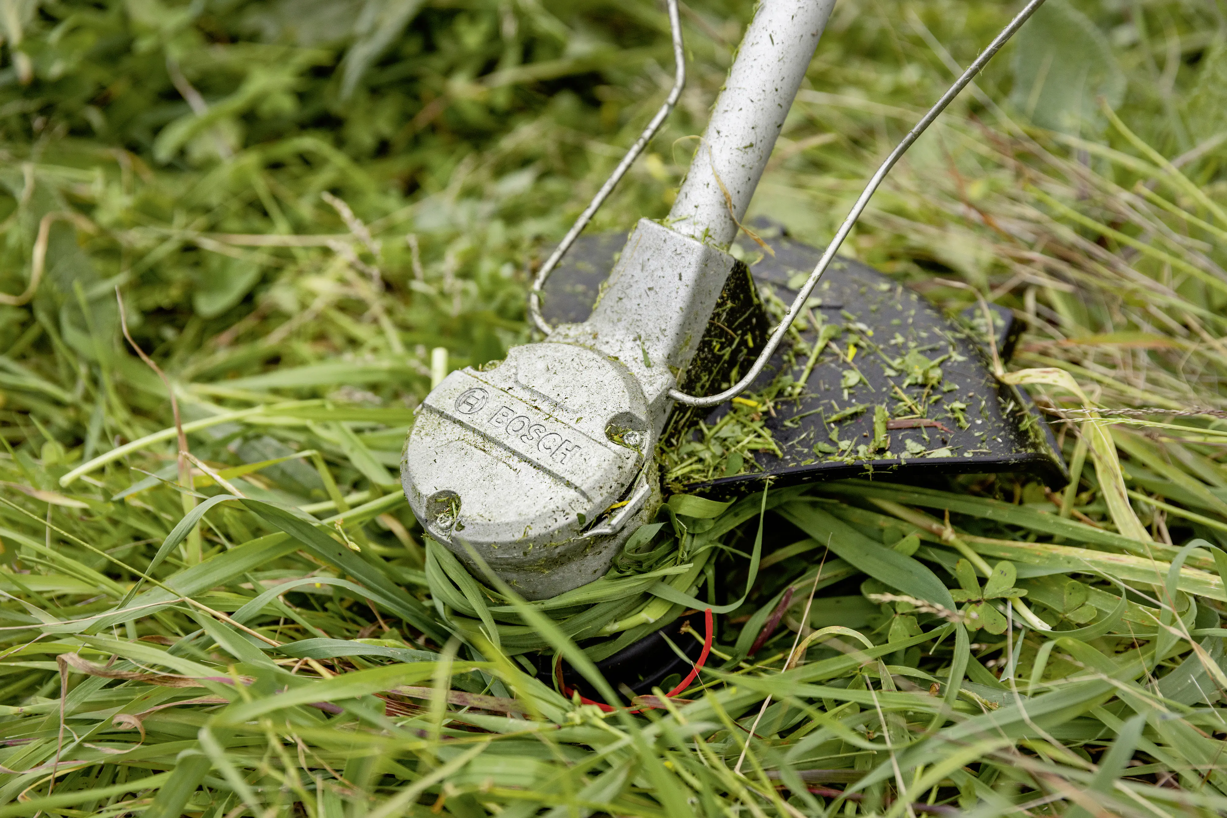 Bosch Professional Akku-Rasentrimmer GRT 18V-33 Solo Bosch Professional Akku-Rasentrimmer GRT 18V-33 Solo