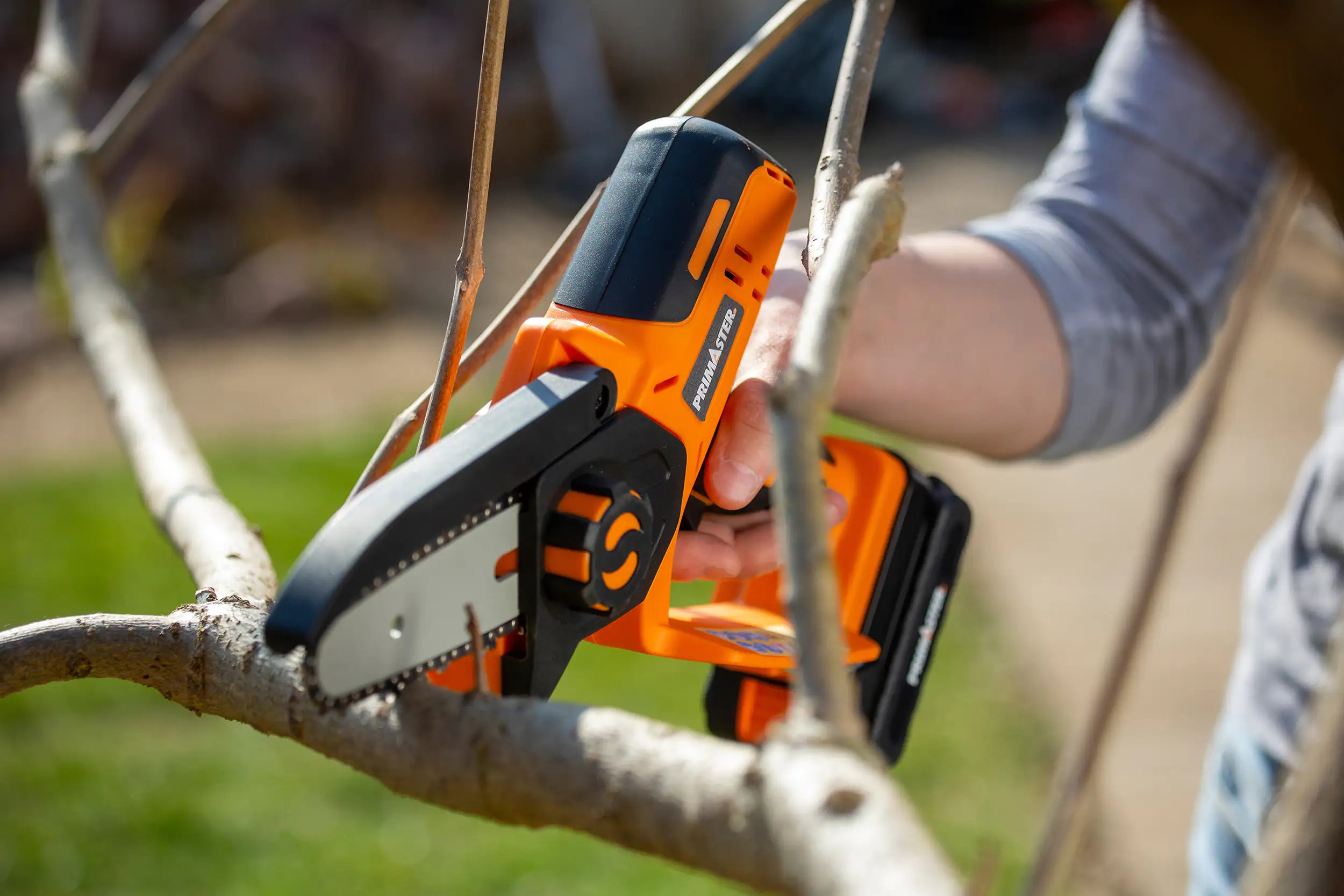 Primaster Akku Einhandsäge PMEKS 20 20 V, 2,5 Ah 10 cm Schwertlänge Primaster Akku Einhandsäge PMEKS 20 20 V, 2,5 Ah 10 cm Schwertlänge