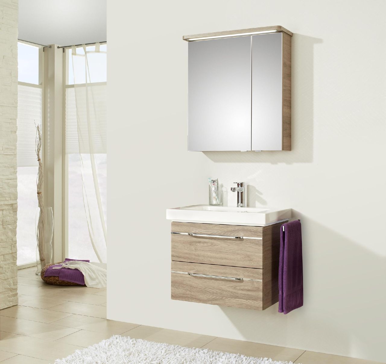 Pelipal Badmöbel-Set Balto Sanremo Eiche mit Mineralmarmor-Waschtisch + Kranz-Leuchte 66 cm