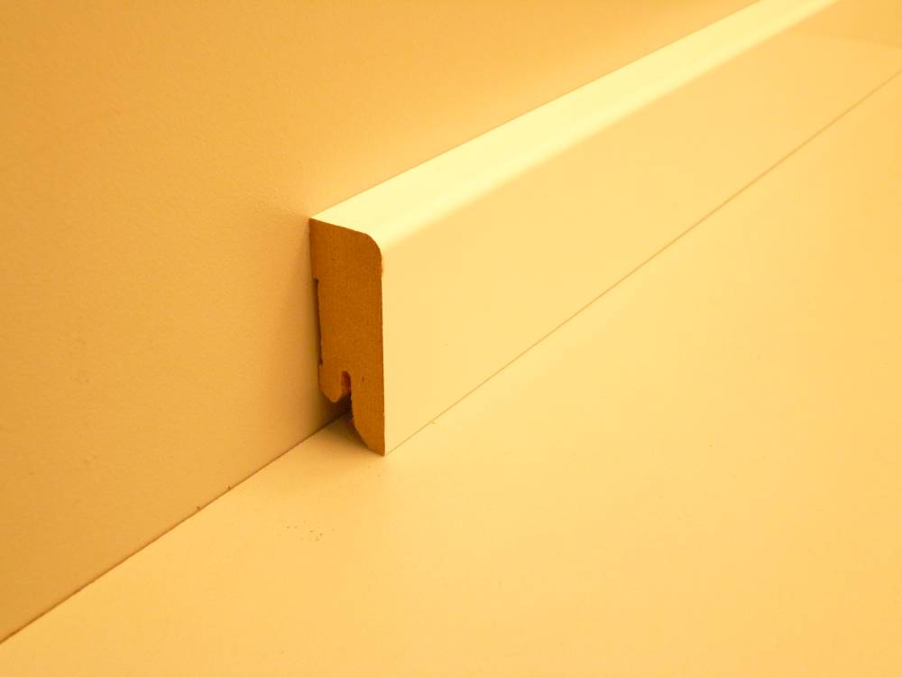 B.S. Bauprogramm Clip-Sockelleiste 250 cm 50 x 18 mm Eiche brillantweiß