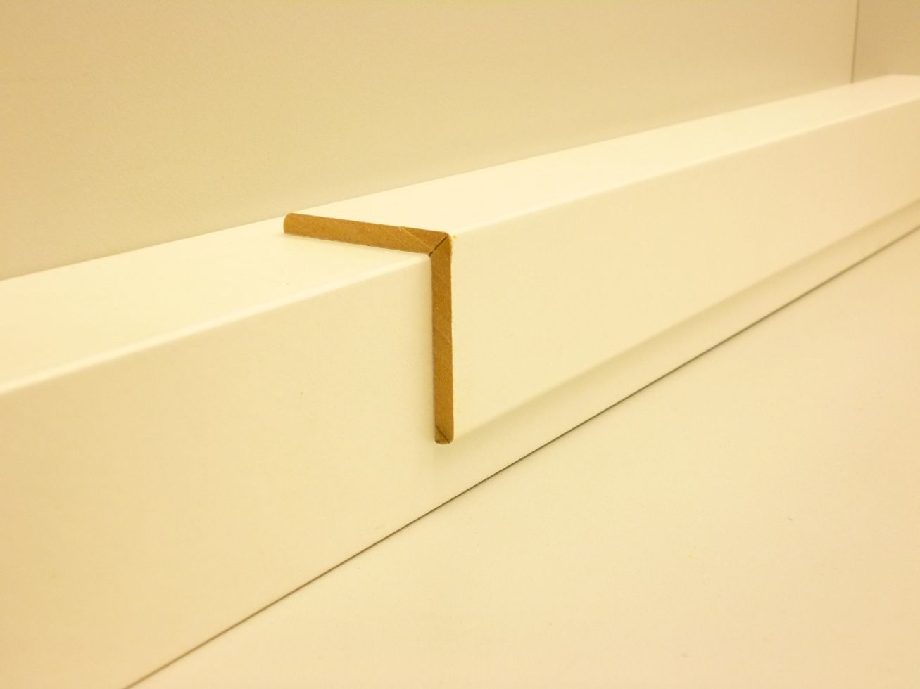B.S. Bauprogramm Winkelleiste 250 cm 40 x 40 mm weiß